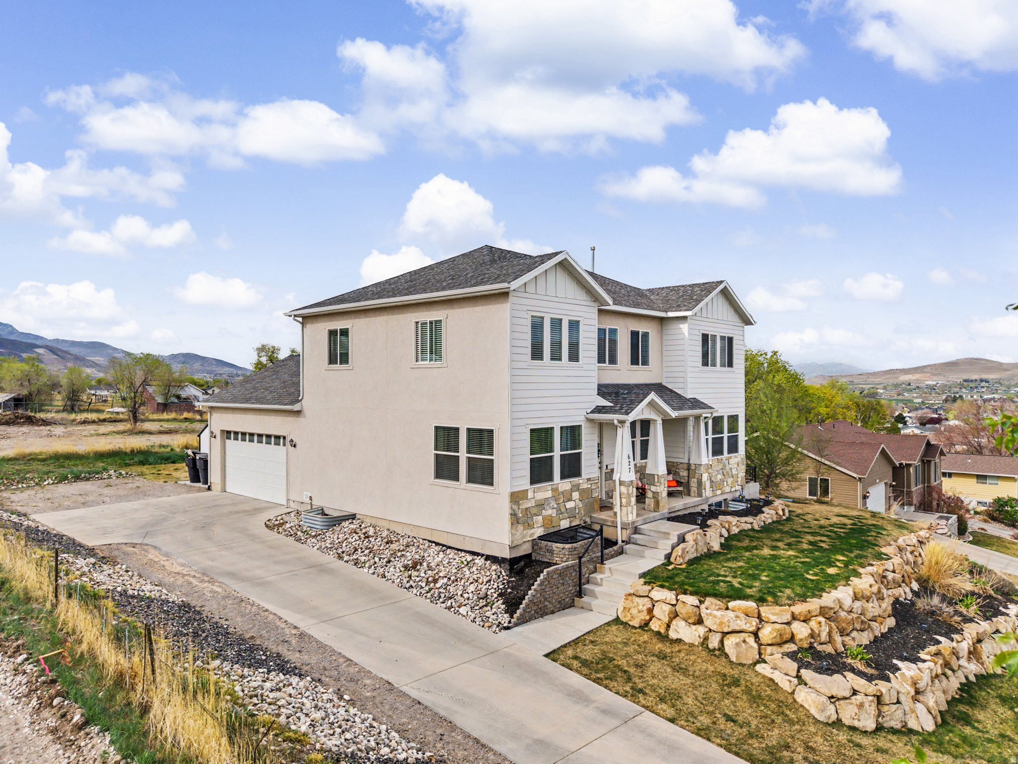 ACE CREATIVE ESTATES - Residential