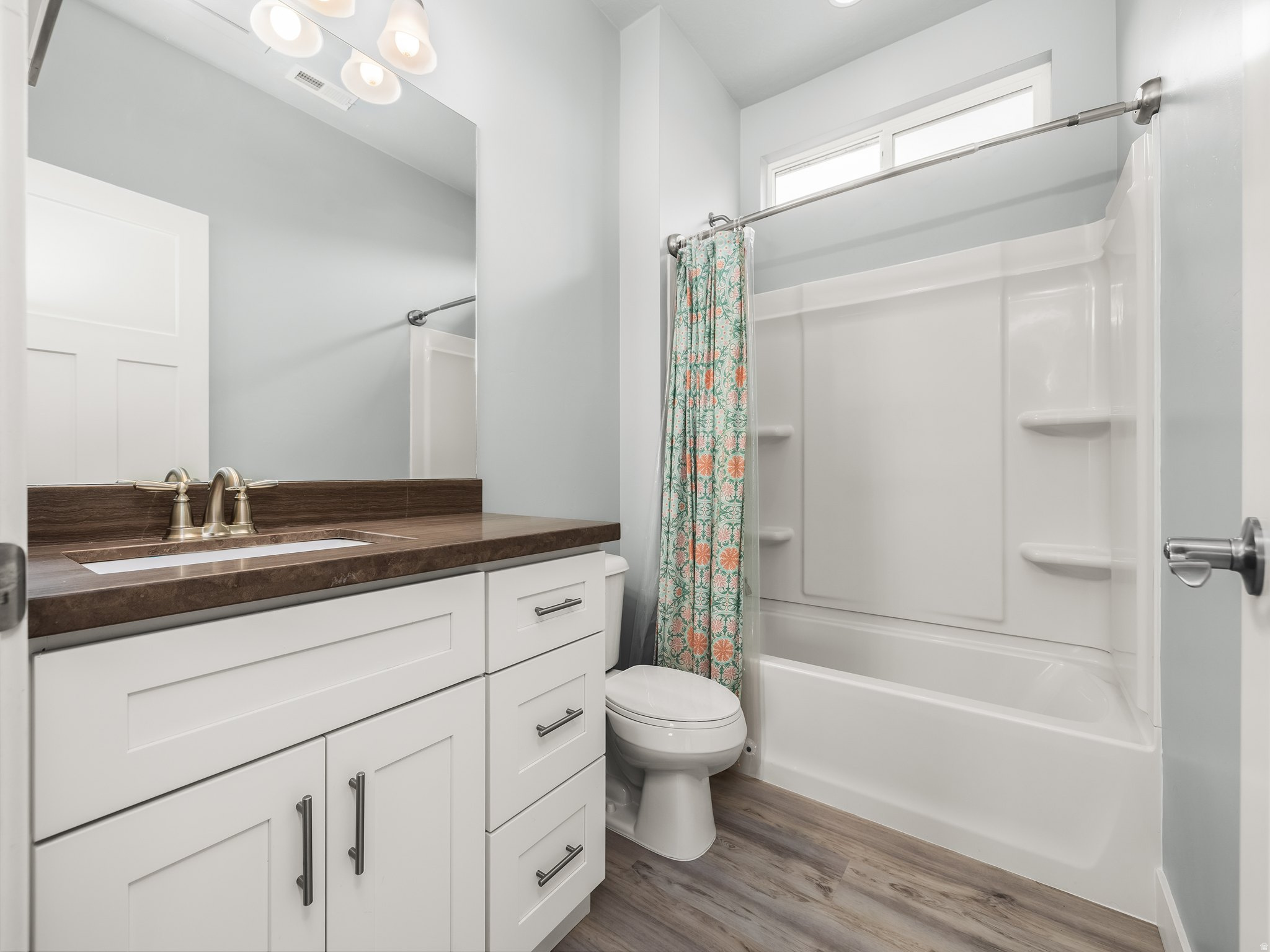 ACE CREATIVE ESTATES - Residential