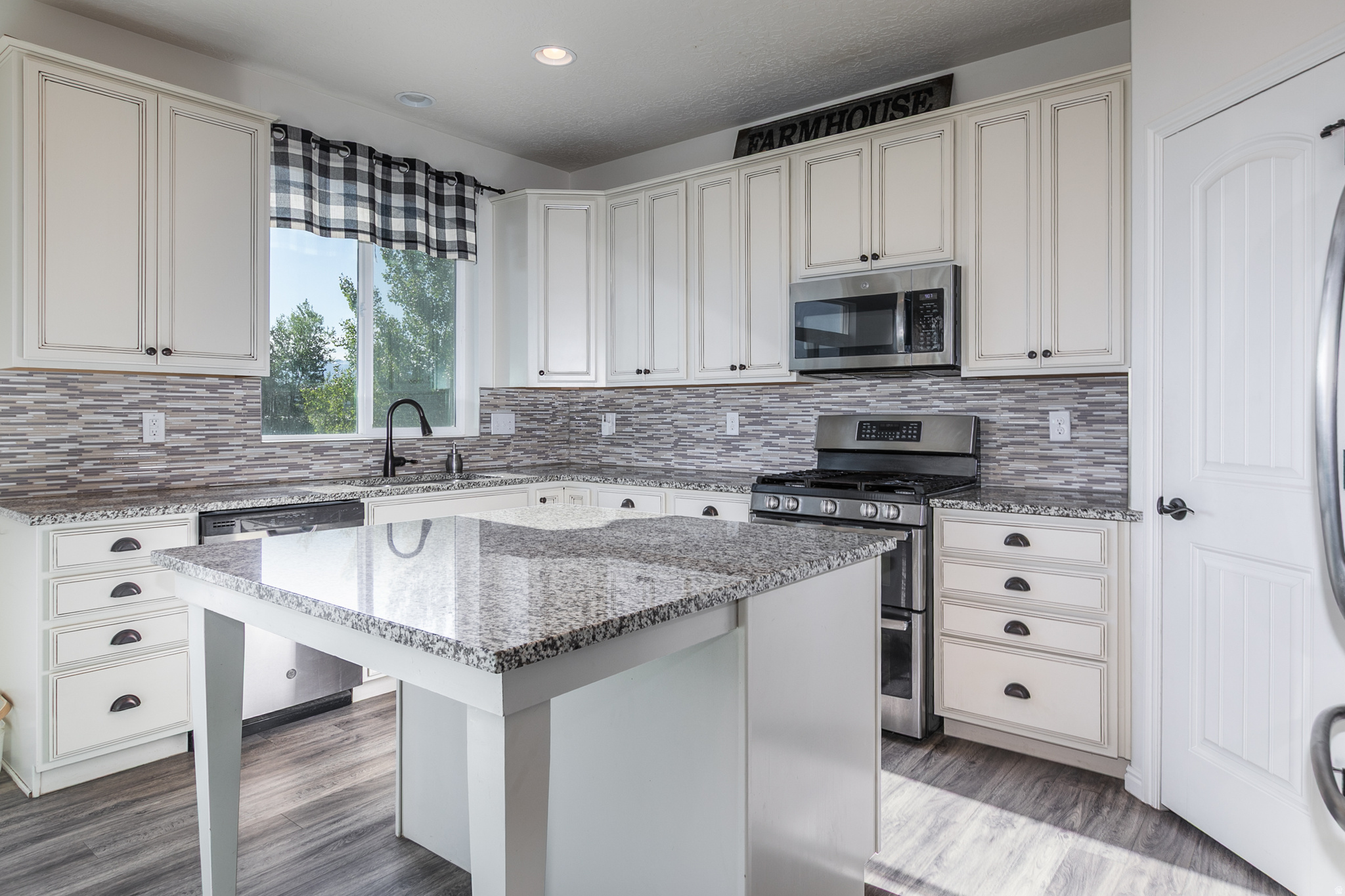 SKYVIEW ESTATES - Residential
