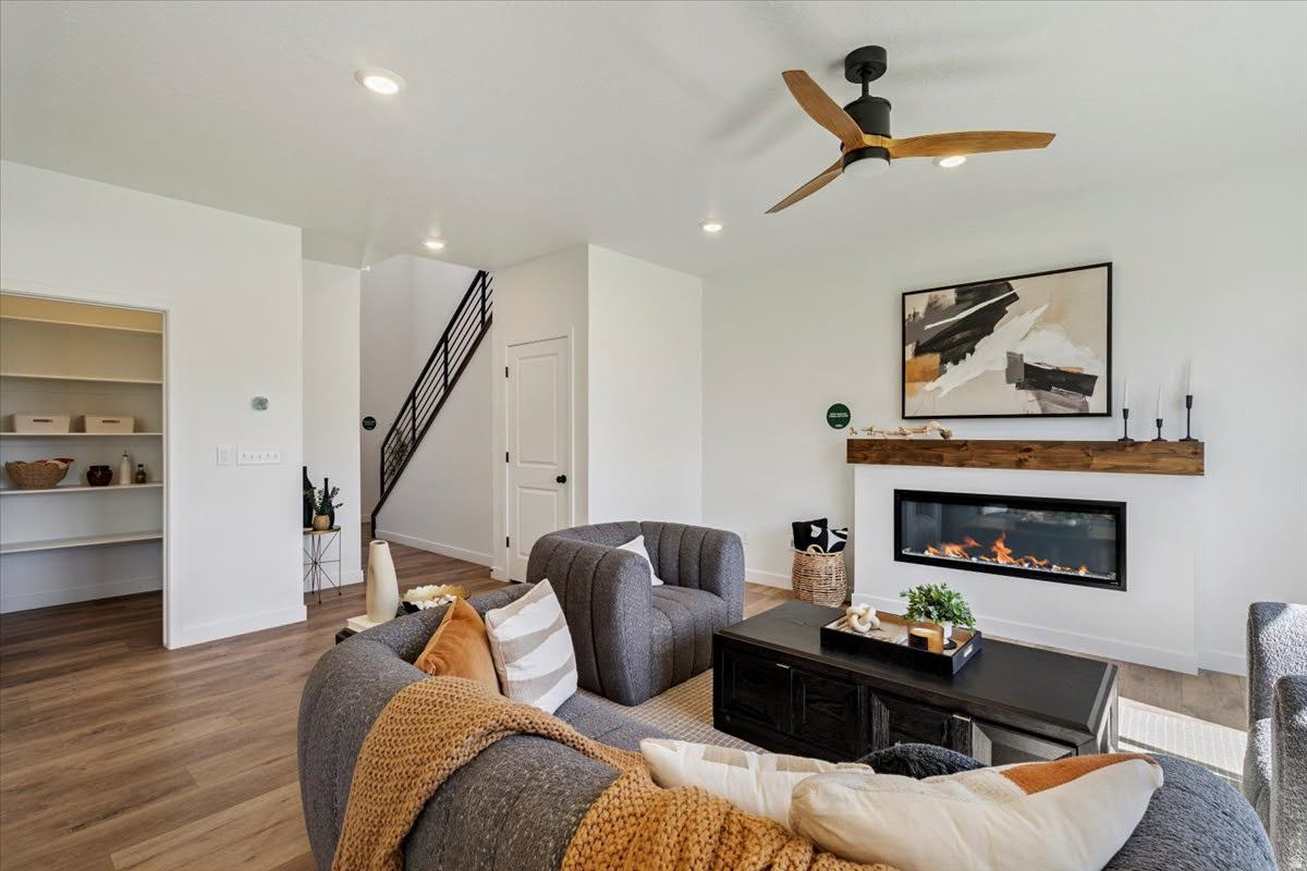HERONS LANDING - Residential