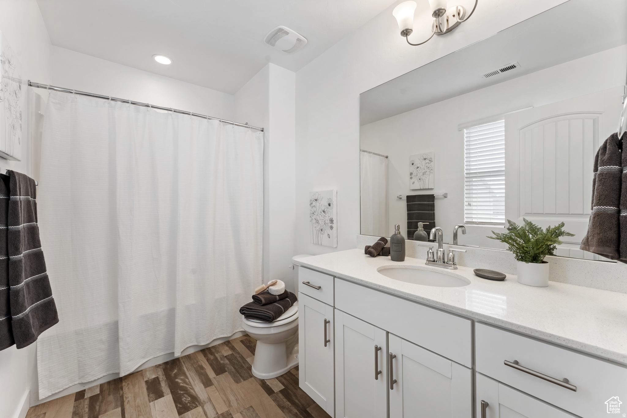 COTTAGES - Residential Lease