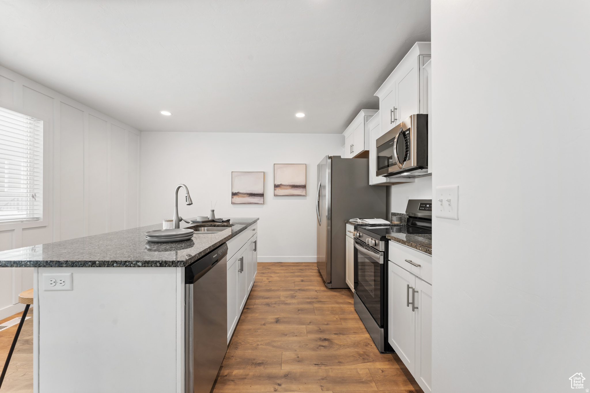 COTTAGES - Residential Lease