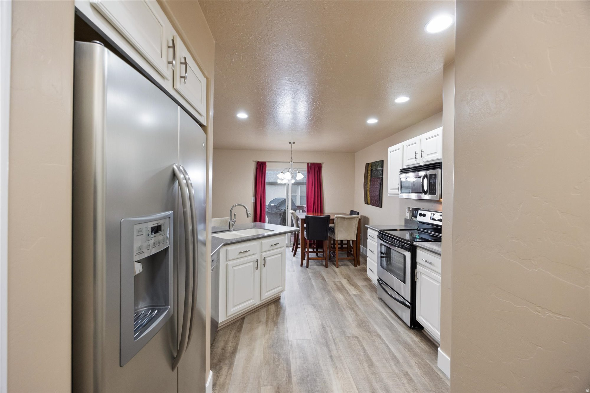 WHISPERING WILLOWS - Residential