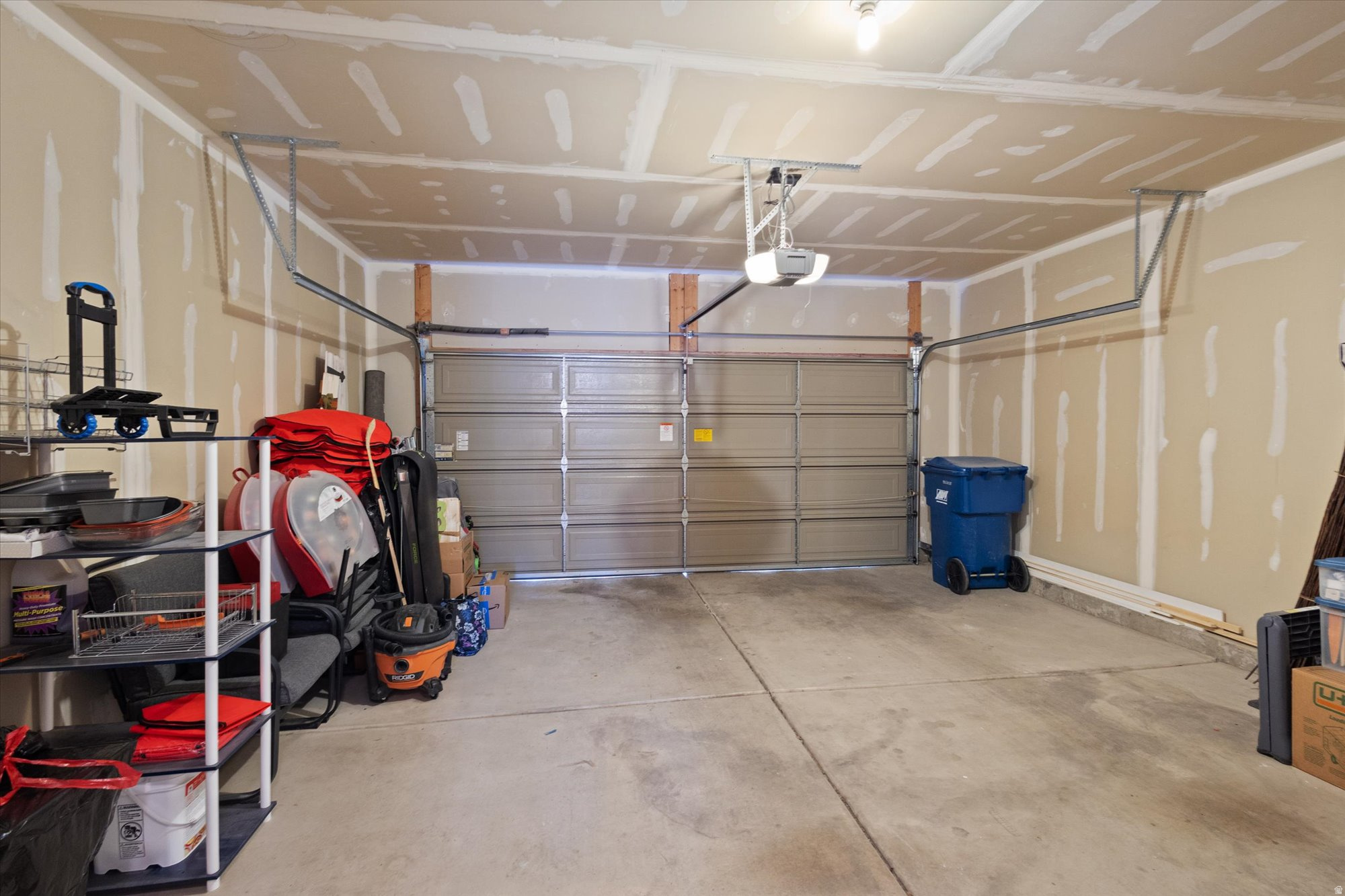 WHISPERING WILLOWS - Residential