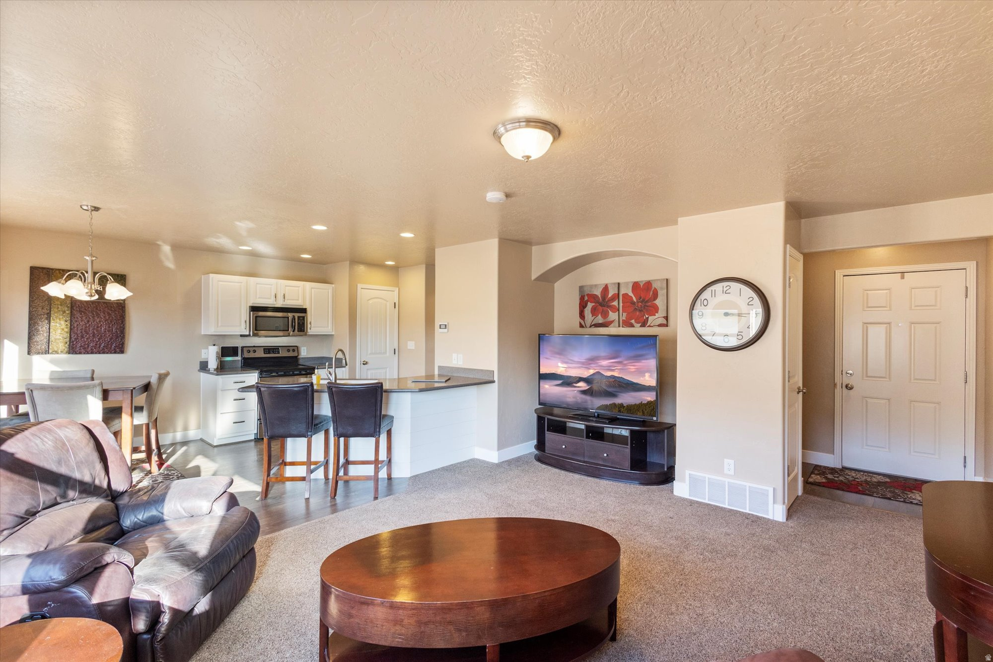 WHISPERING WILLOWS - Residential