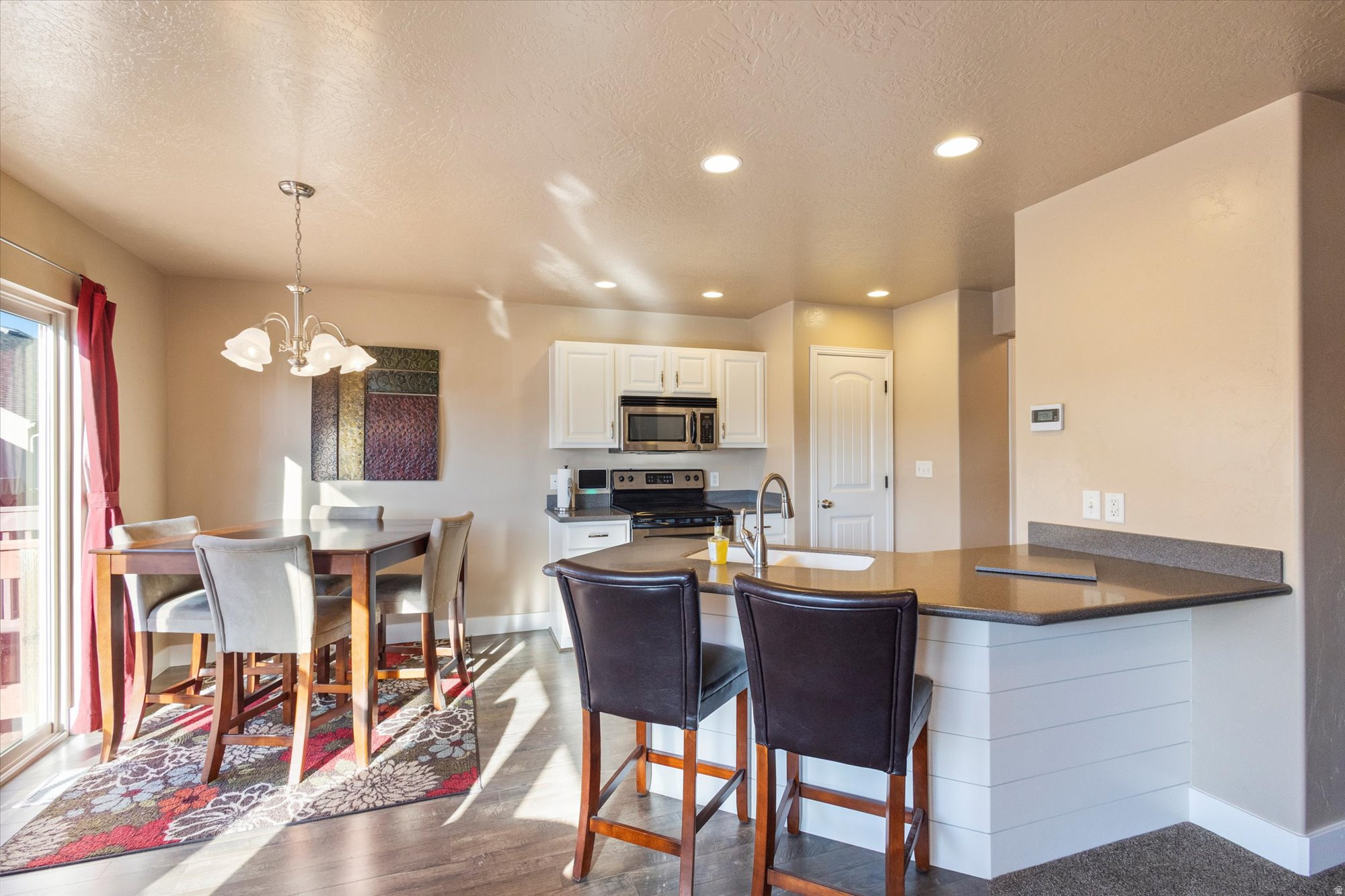 WHISPERING WILLOWS - Residential