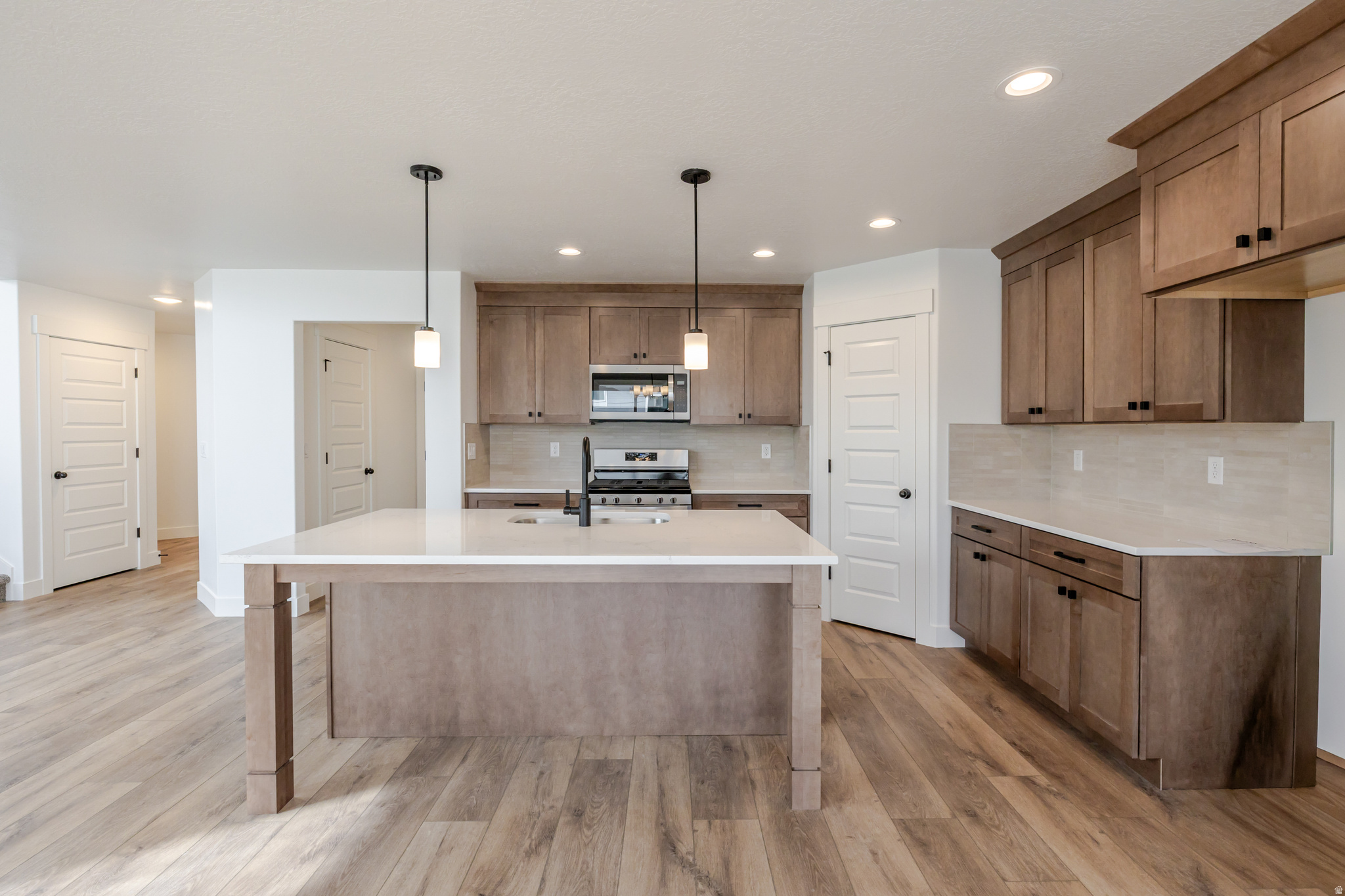 RIVER POINT - Residential