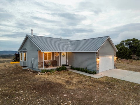 Photo of 46501 W BANDANNA DR, Fruitland, UT 84027 (MLS # 2179136)