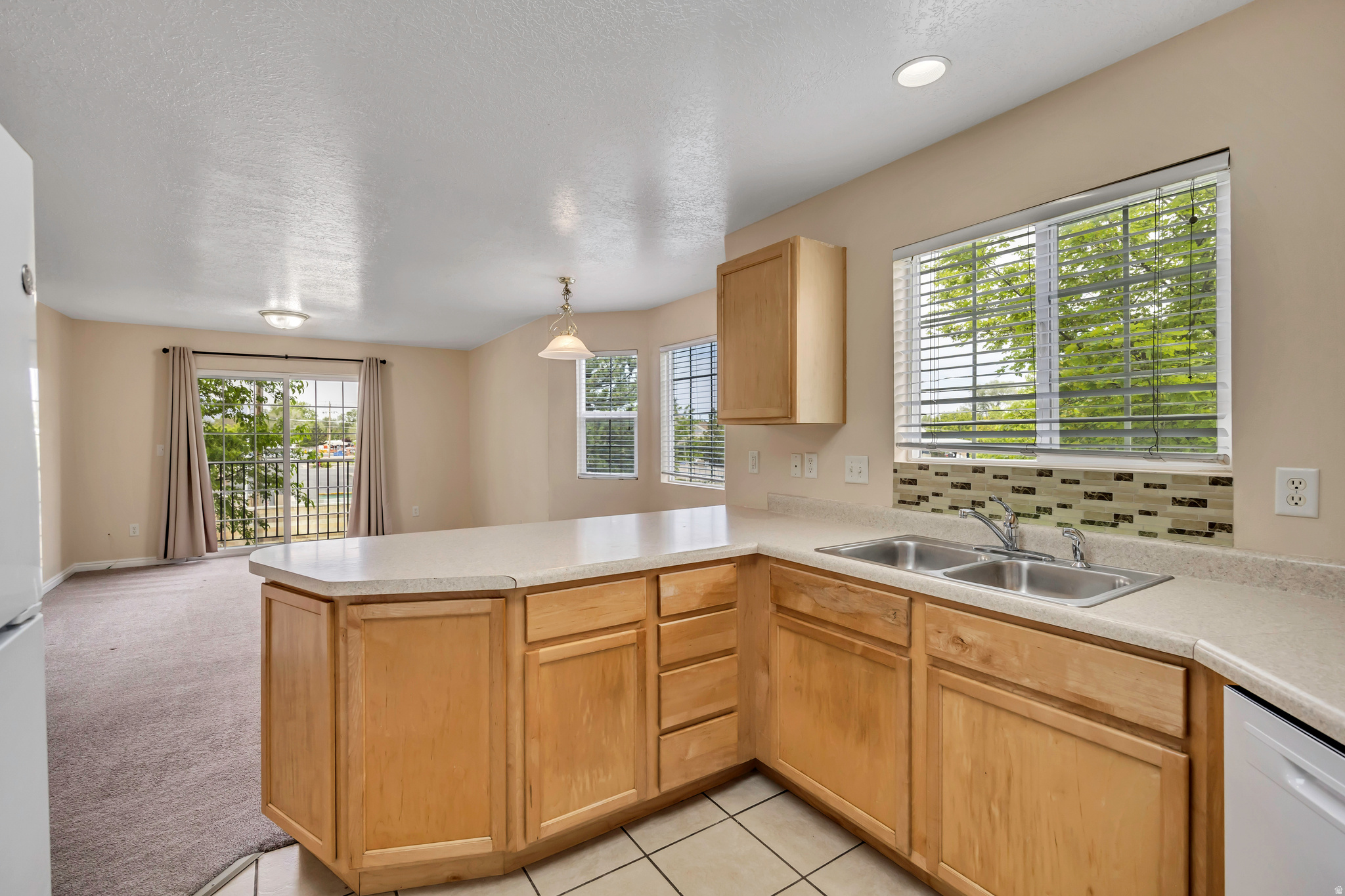 VIVANTE PHASE 15 CONDOMINIUMS - Residential