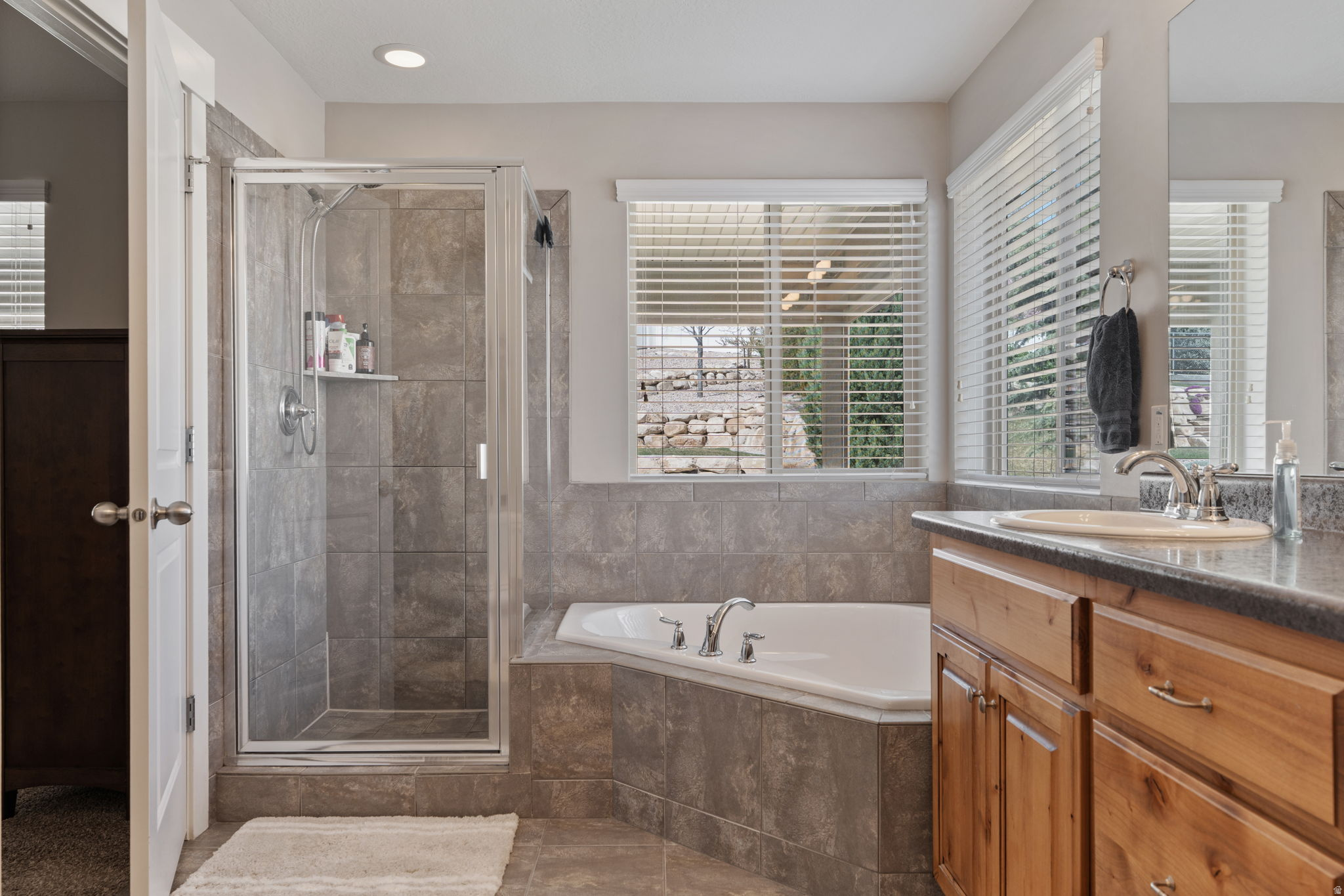 RIVER HOLLOW - Residential