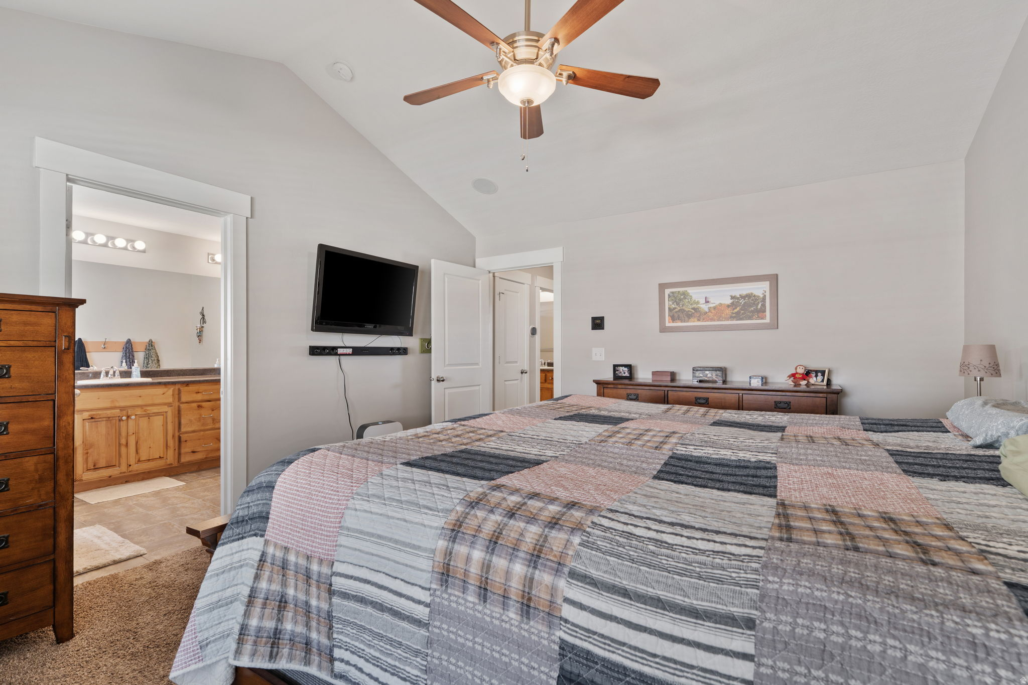 RIVER HOLLOW - Residential