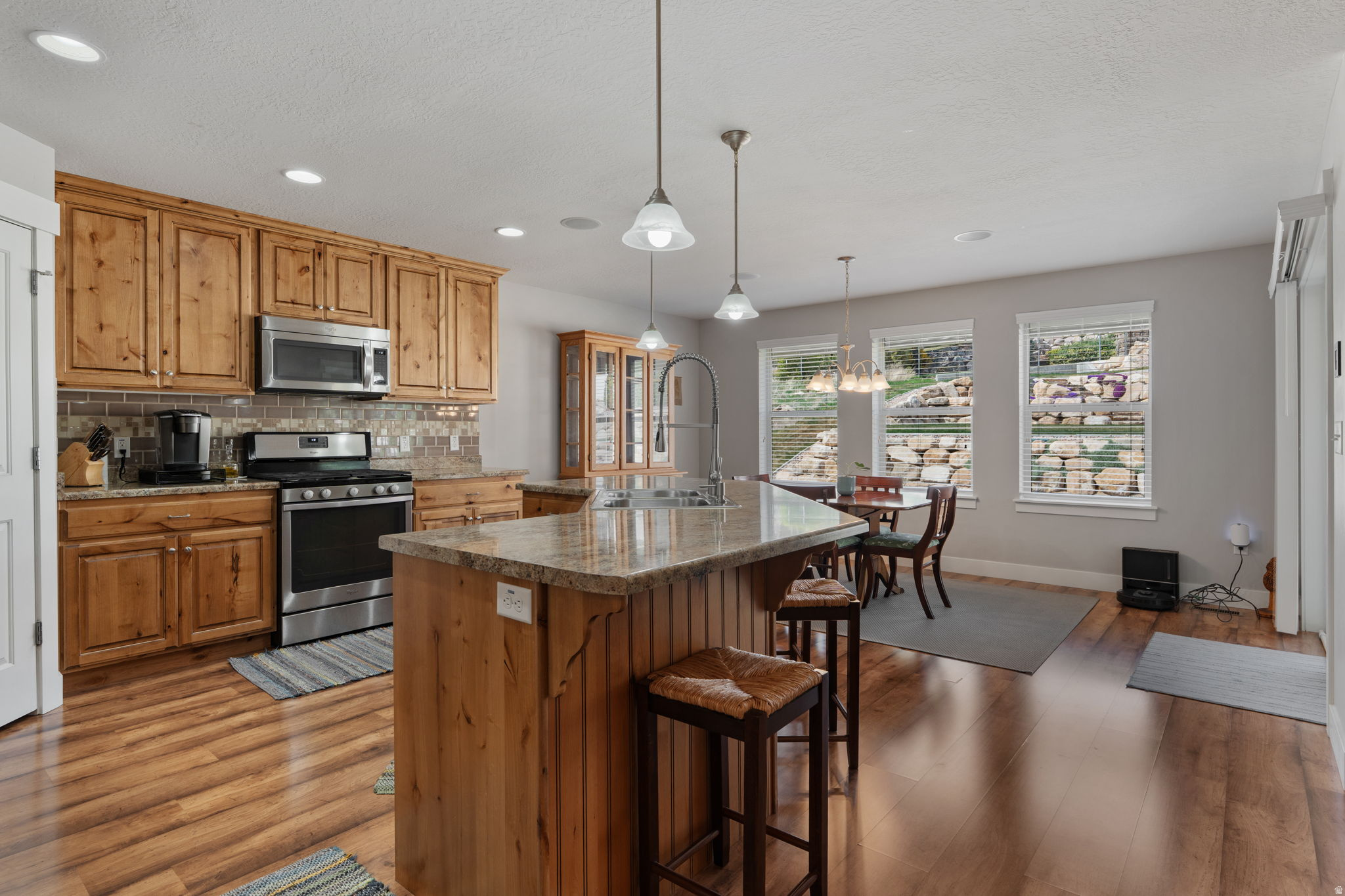 RIVER HOLLOW - Residential