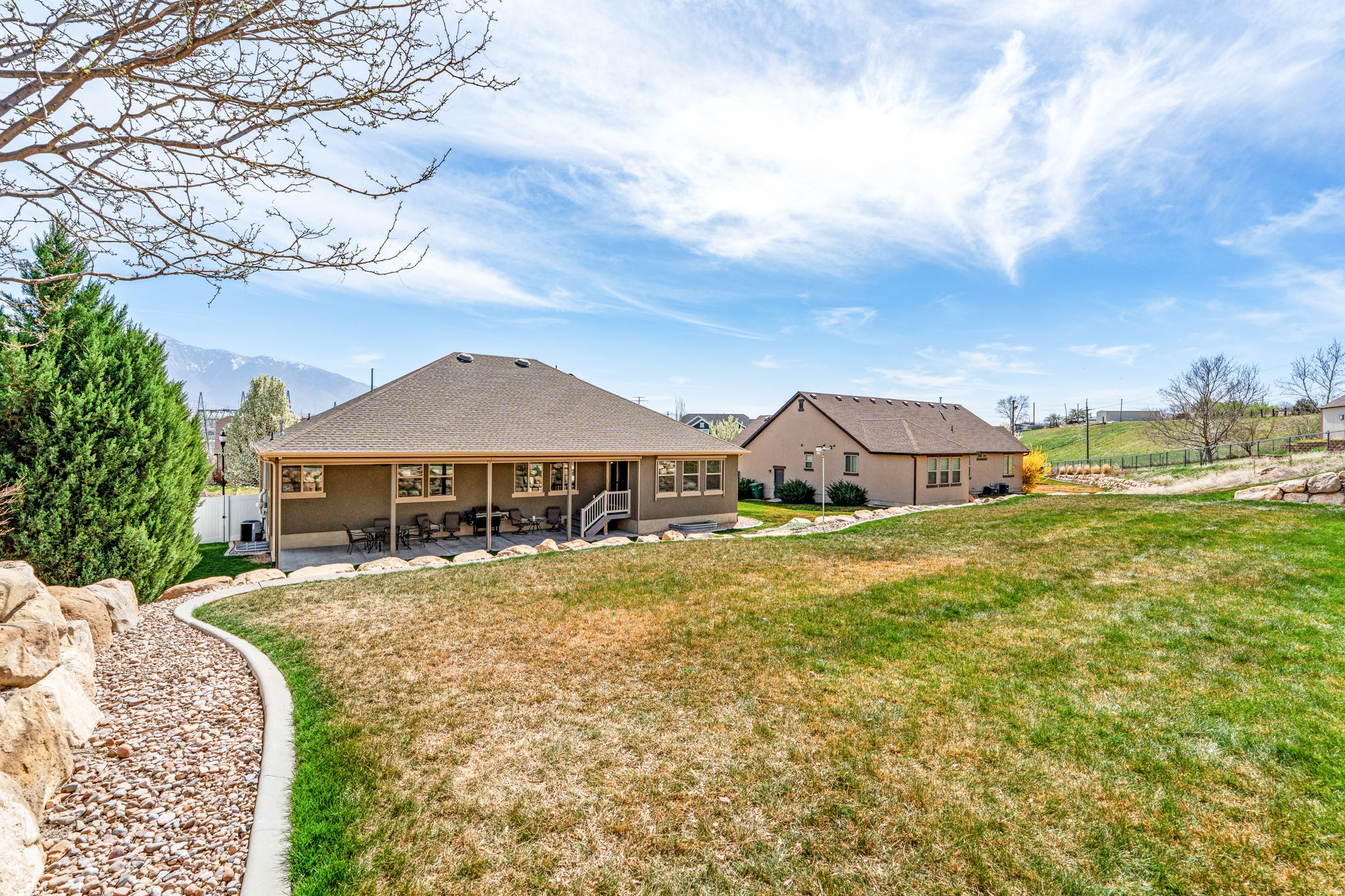 RIVER HOLLOW - Residential