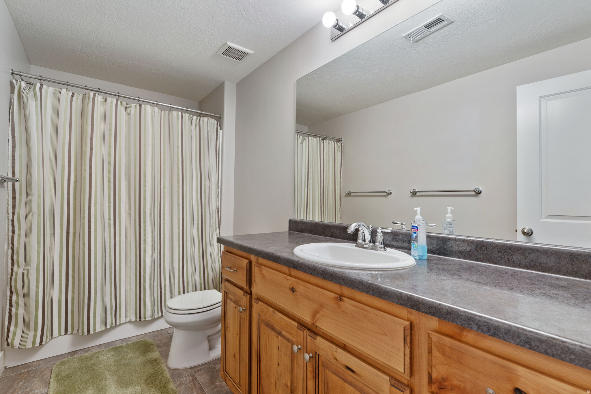 RIVER HOLLOW - Residential