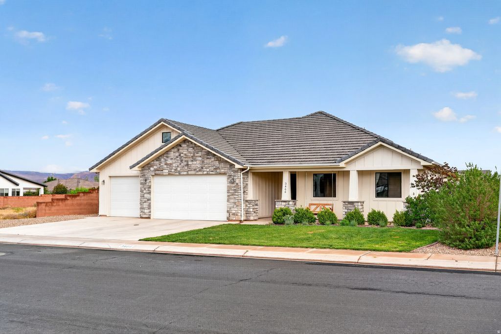 Photo of 3466 W 2490 S, Hurricane, UT 84737 (MLS # 2150596)