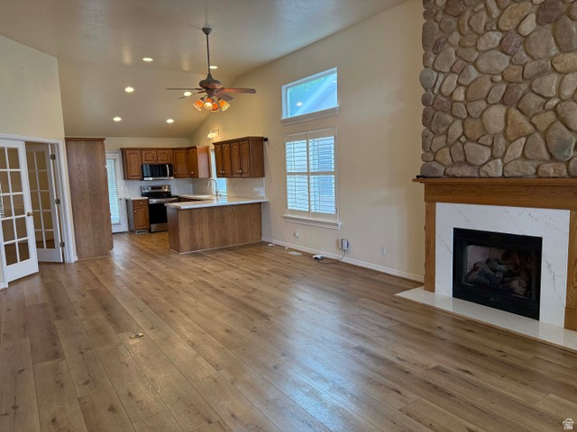 COTTAGE COVE CONDMN - Residential