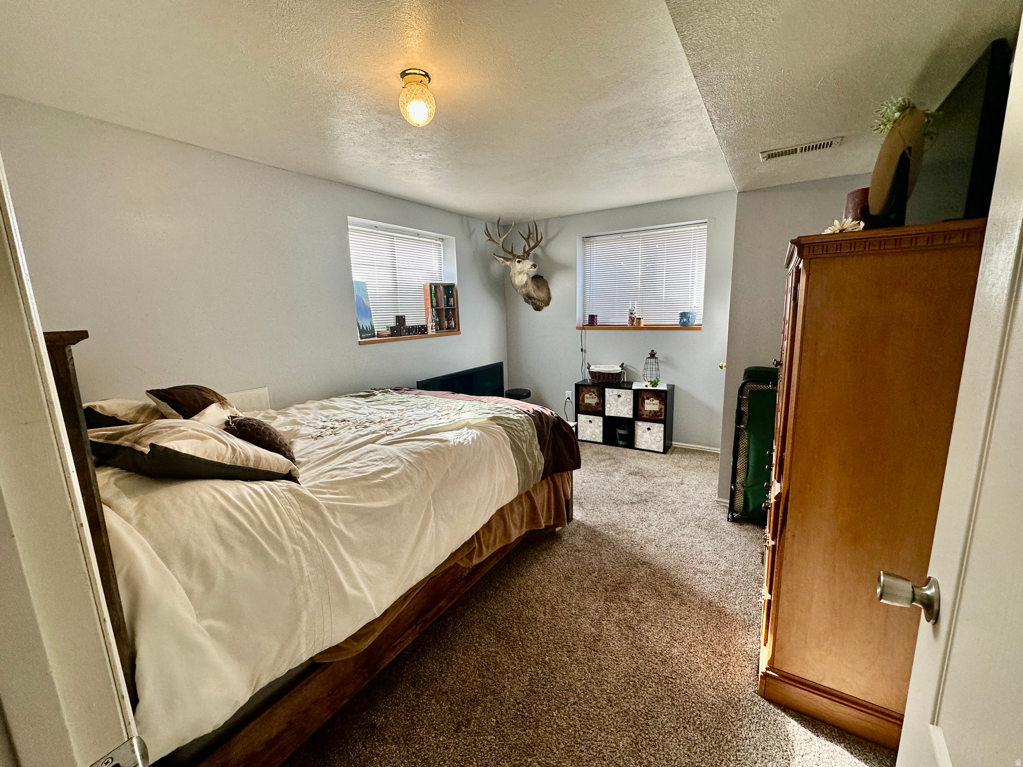 COUNTRY HOLLOW SUB - Residential