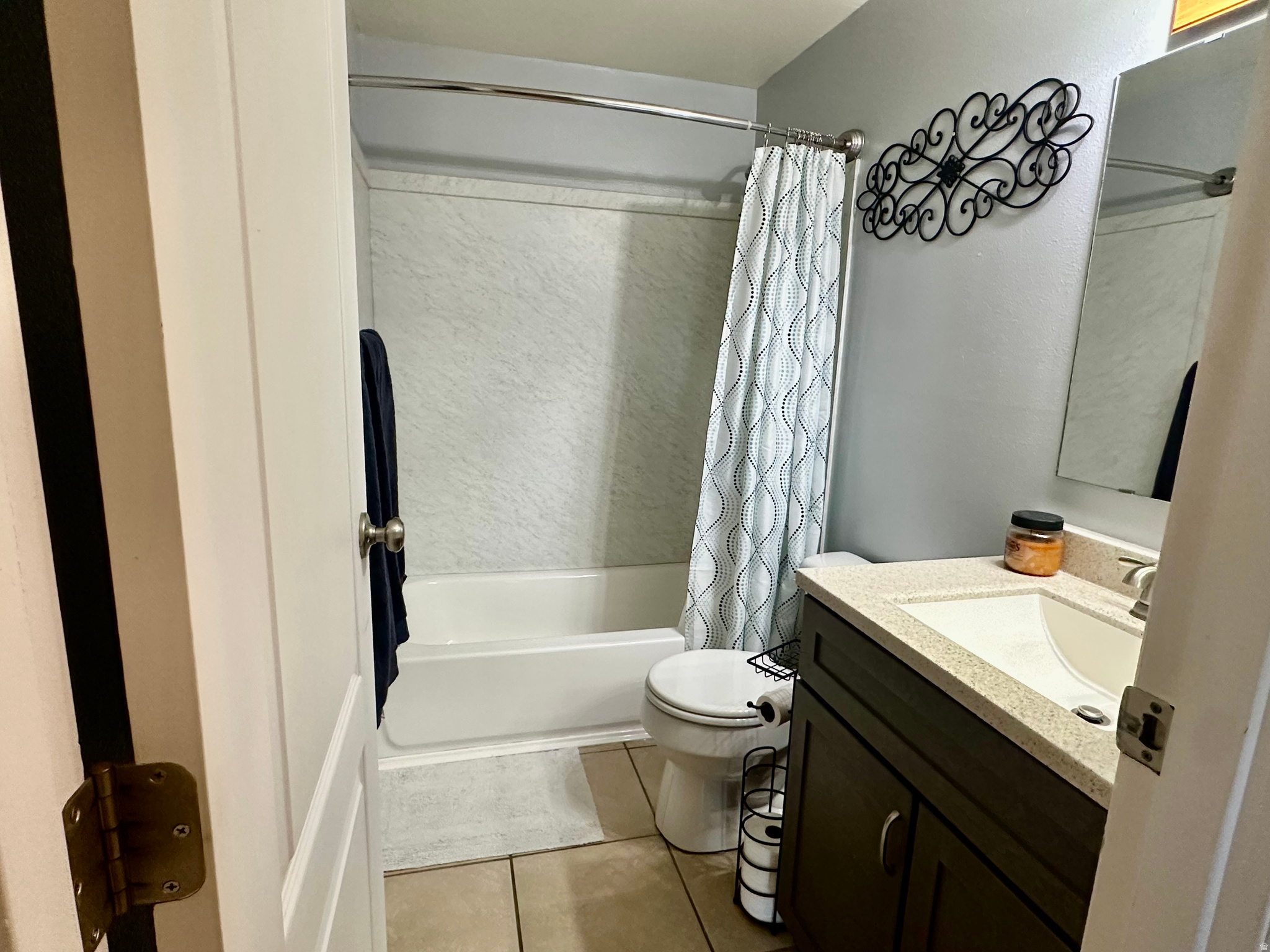 COUNTRY HOLLOW SUB - Residential