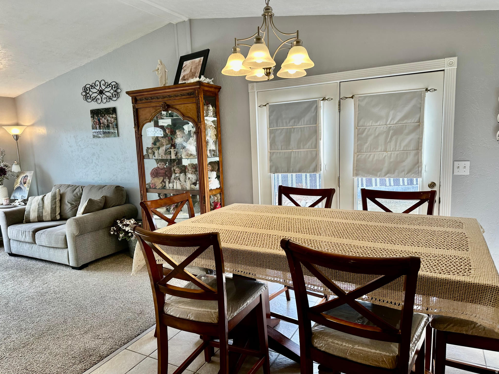 COUNTRY HOLLOW SUB - Residential