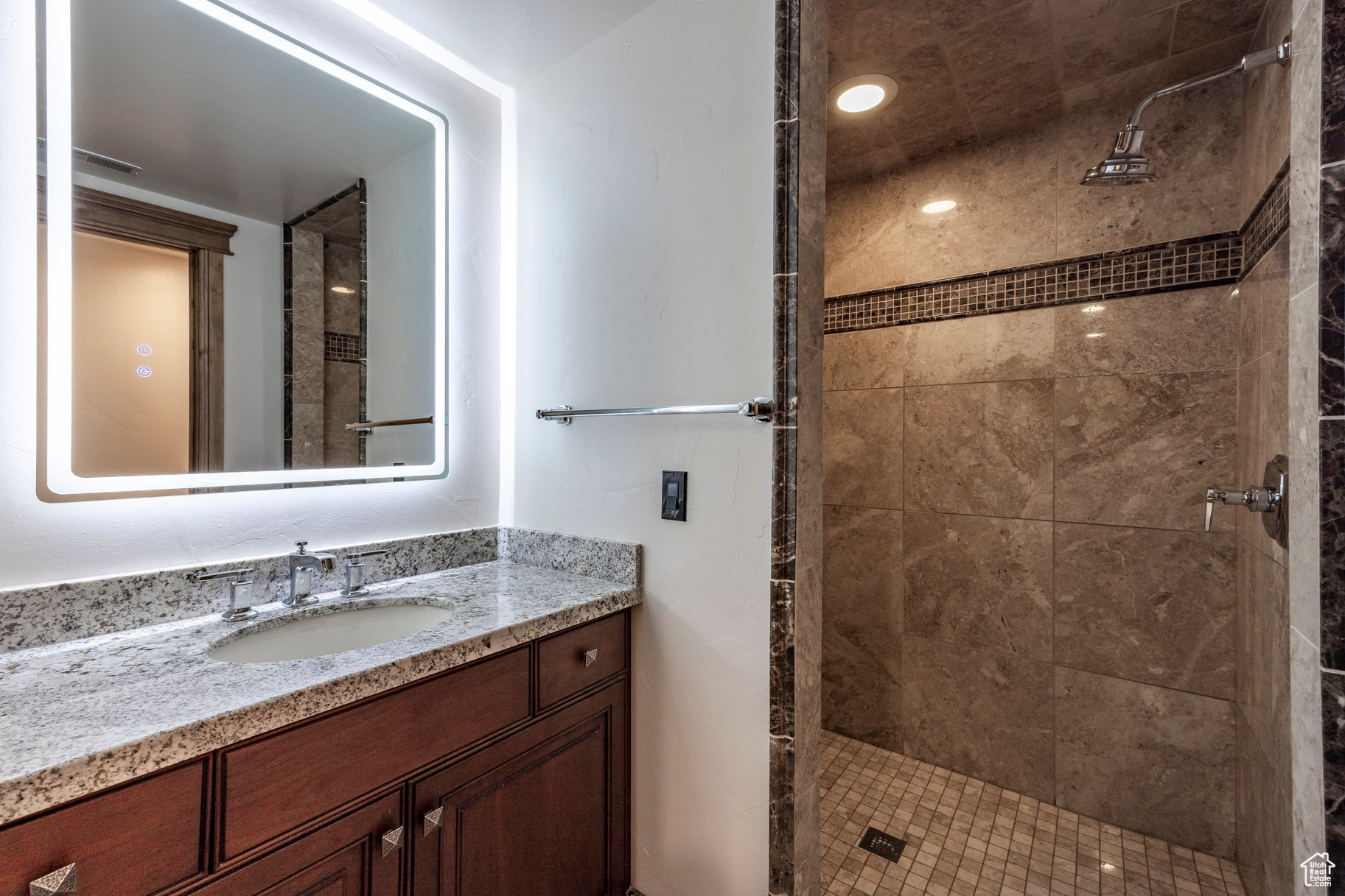OAK HOLLOW ESTATES - Residential