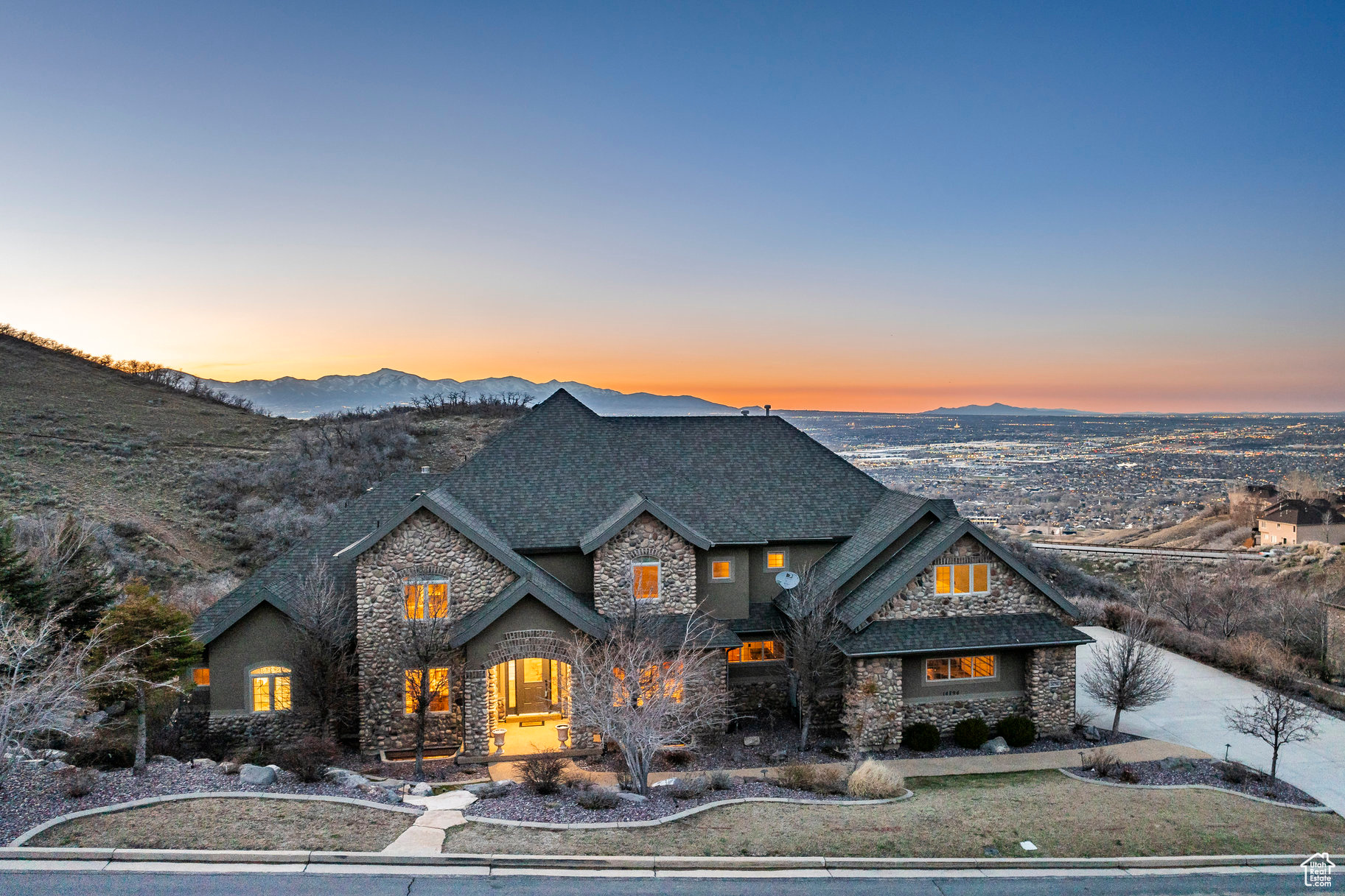 OAK HOLLOW ESTATES - Residential