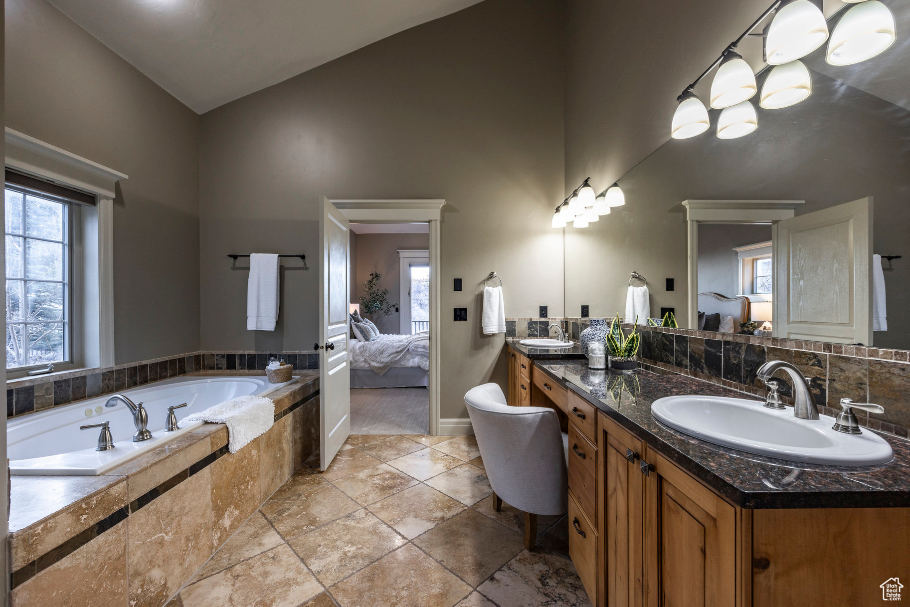 OAK HOLLOW ESTATES - Residential