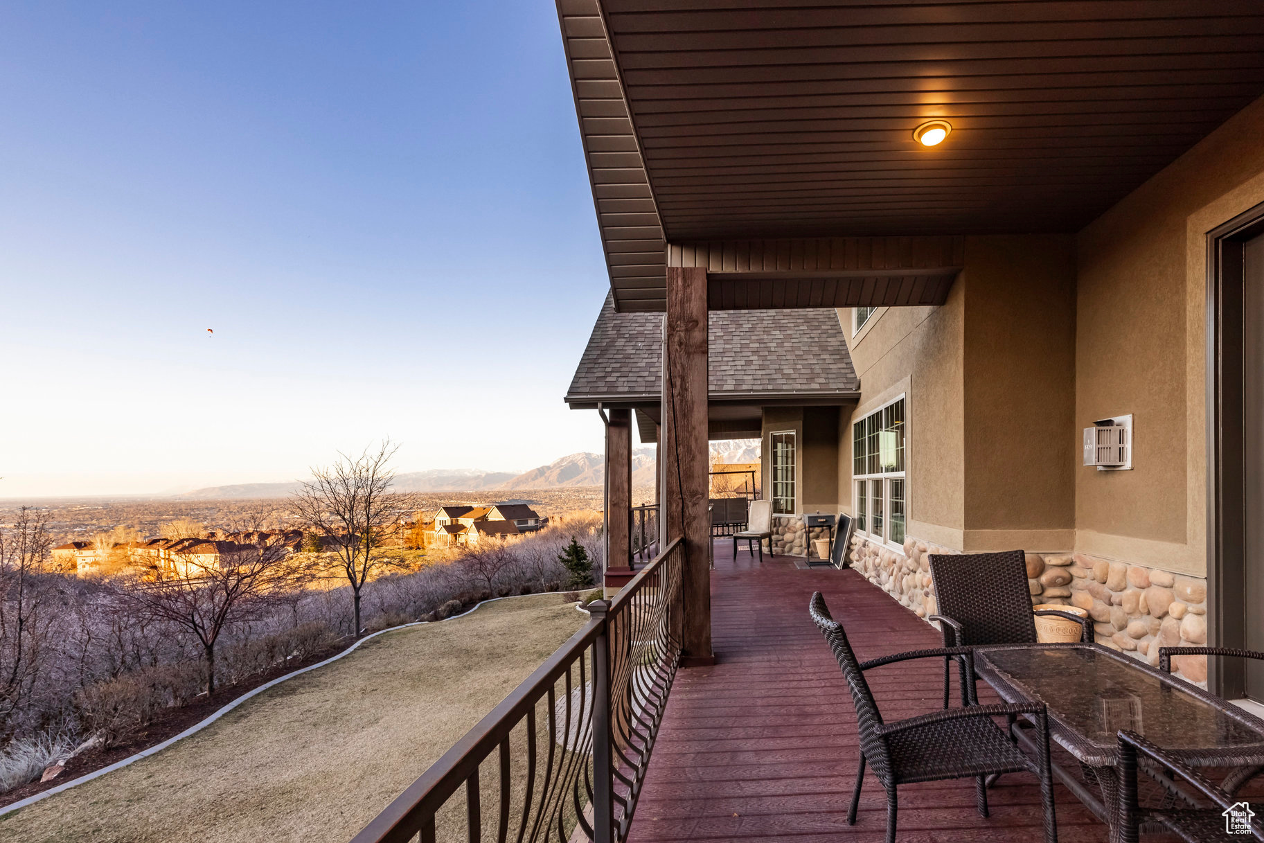 OAK HOLLOW ESTATES - Residential