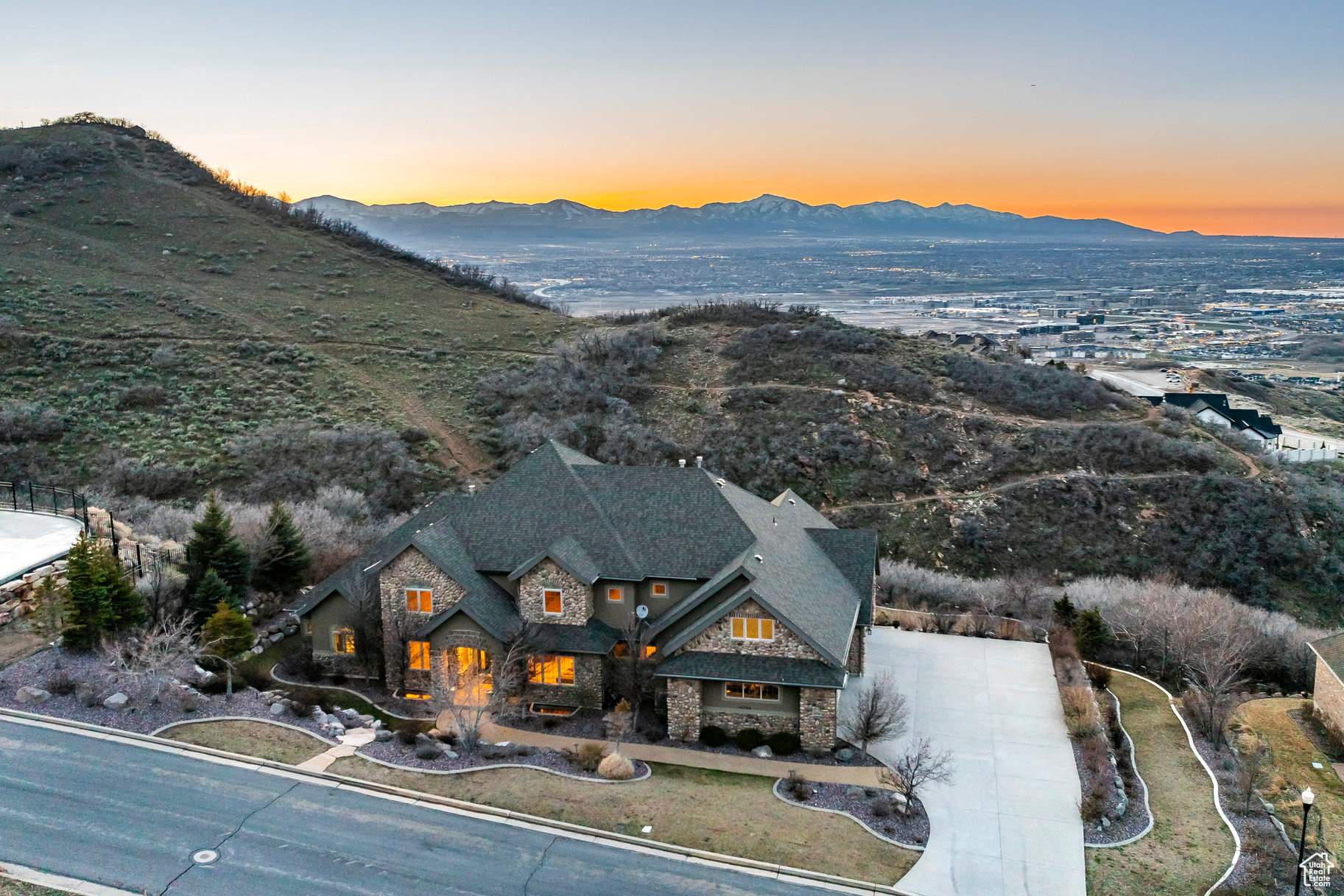 OAK HOLLOW ESTATES - Residential