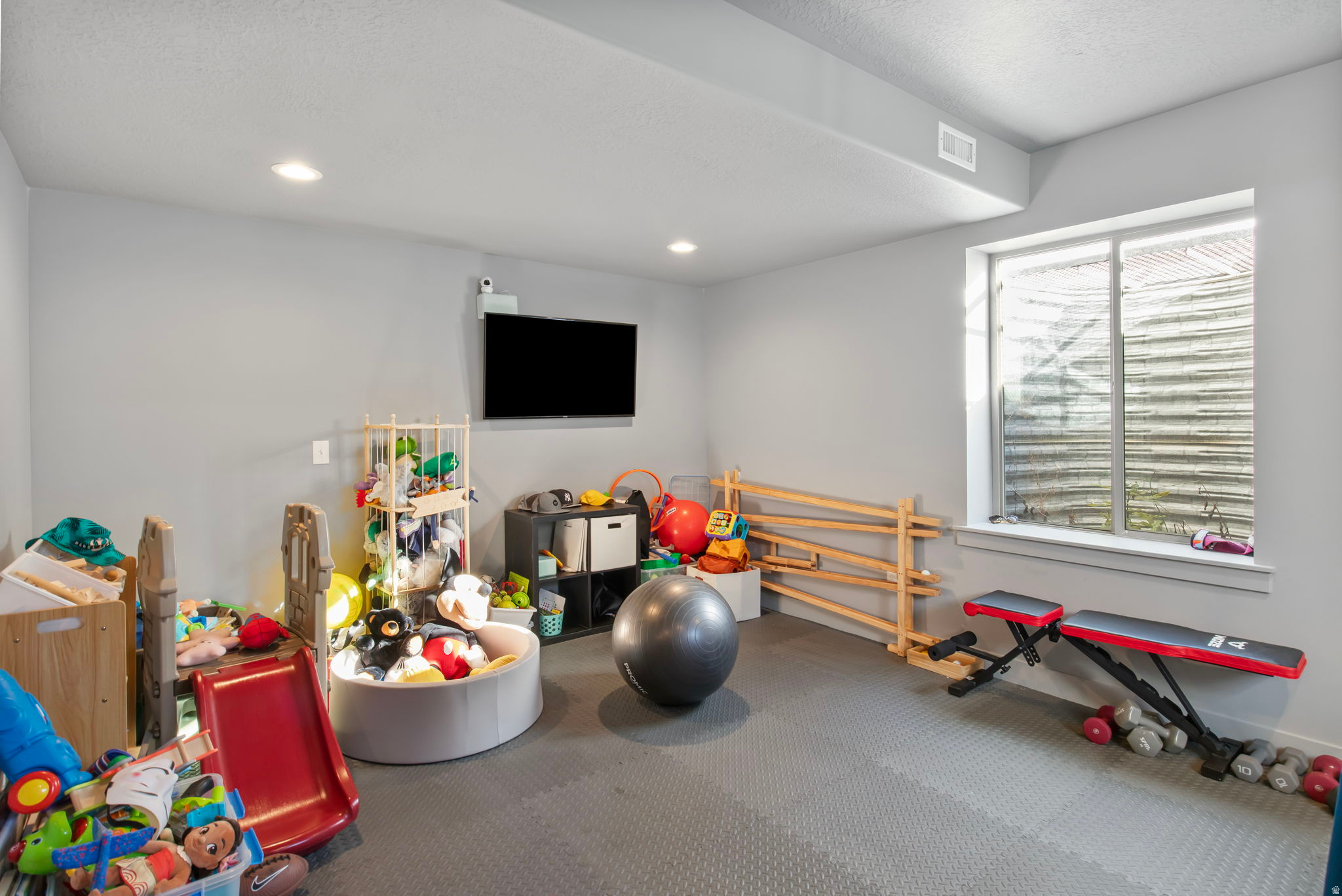 DAPPLE GRAY TRAILS - Residential