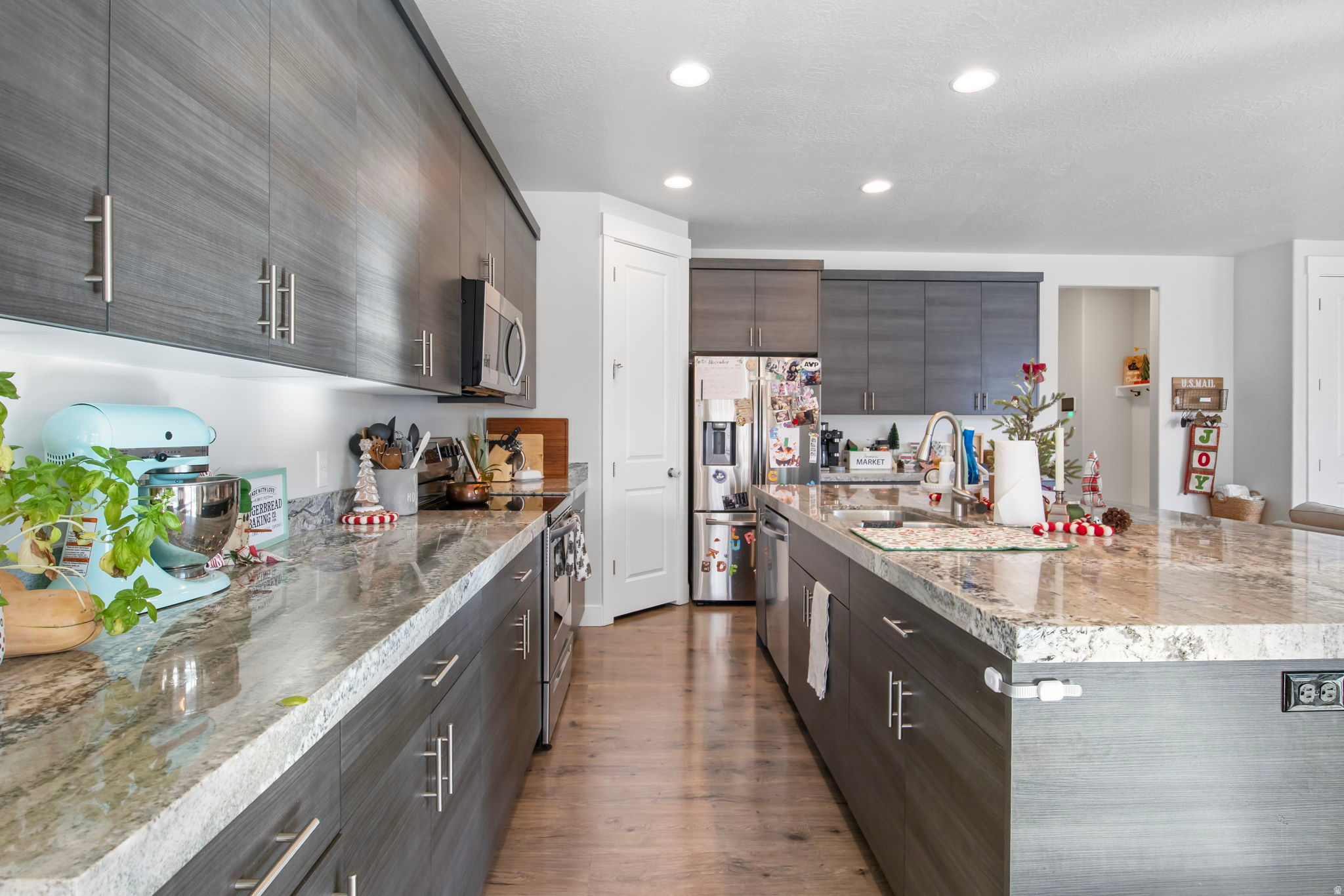 DAPPLE GRAY TRAILS - Residential