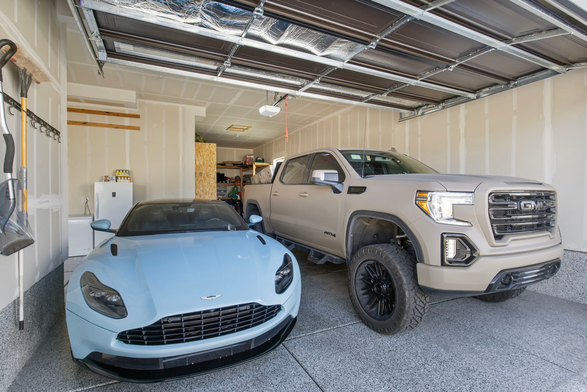 DAPPLE GRAY TRAILS - Residential