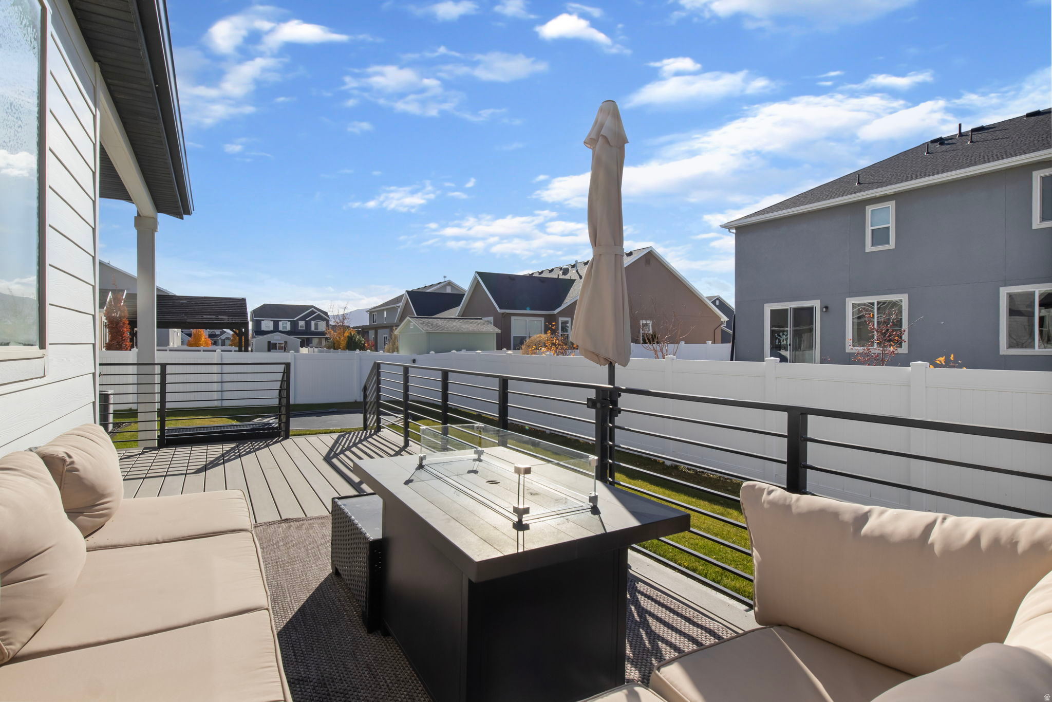 DAPPLE GRAY TRAILS - Residential