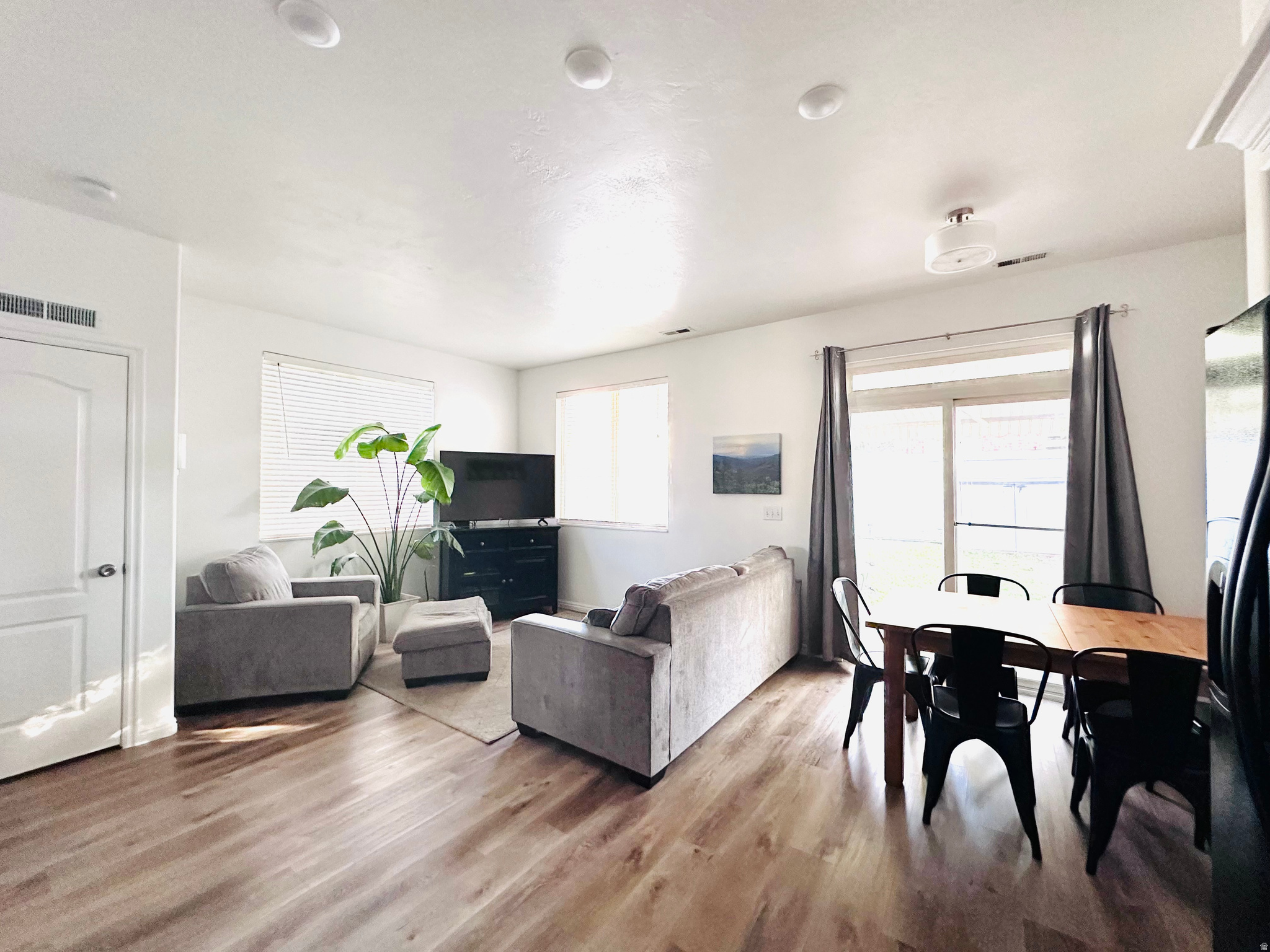 PEREGRINE POINTE - Residential