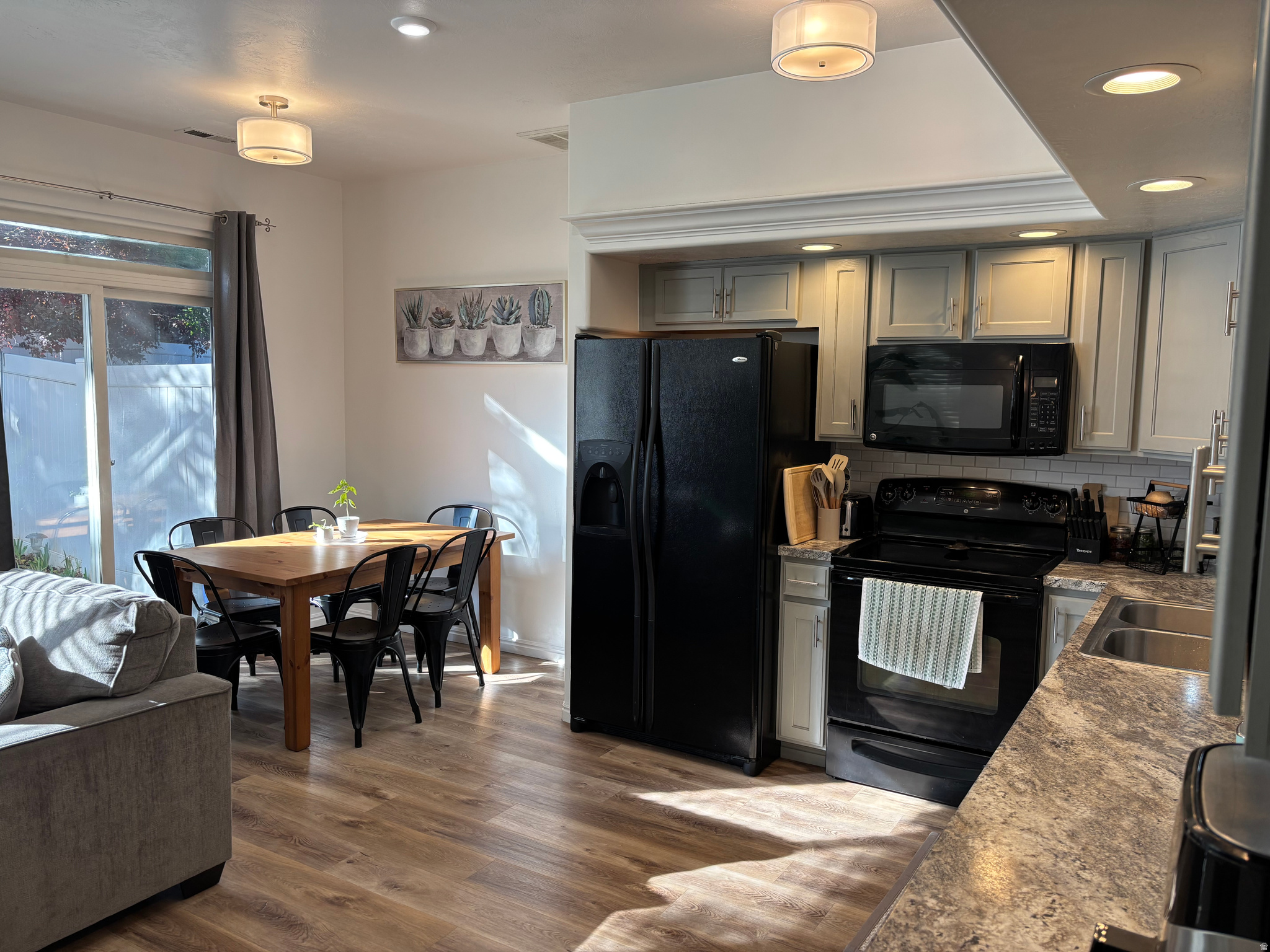 155 N PEREGRINE LN W