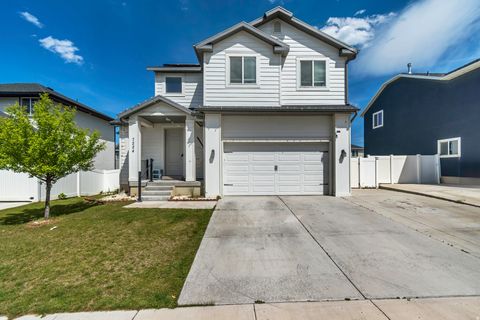 Photo of 7224 N SILVER WAY, Eagle Mountain, UT 84005 (MLS # 2157283)