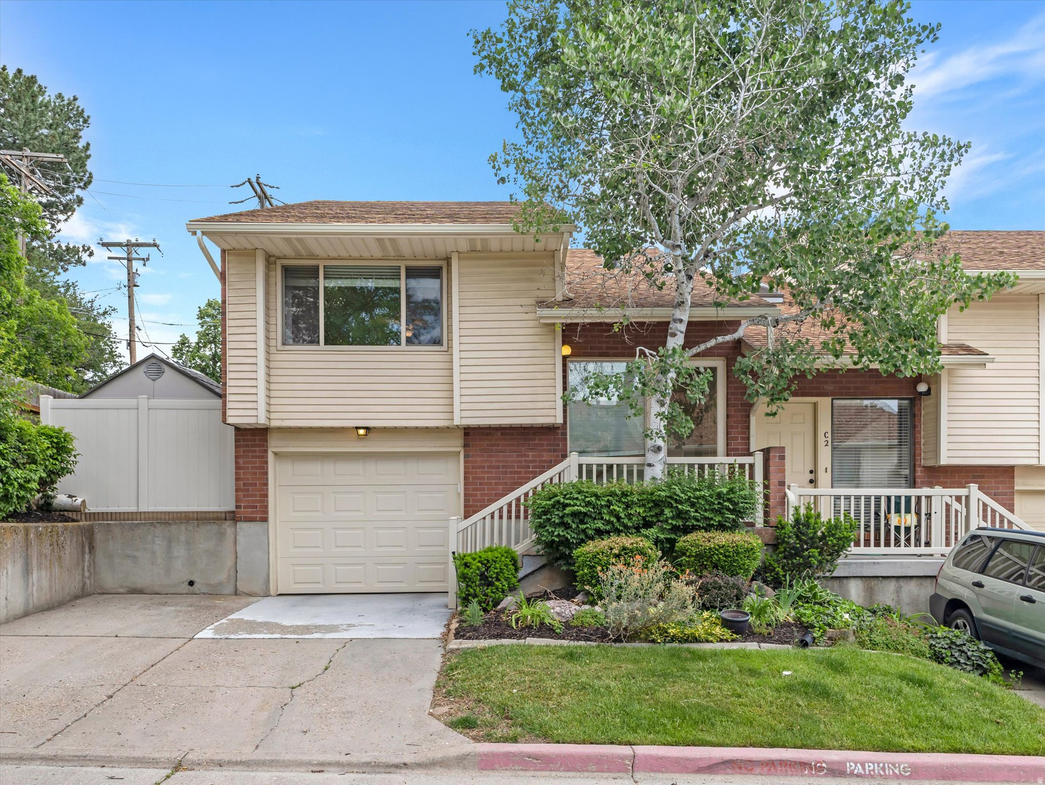 BOUNTIFUL TOWNHOUSE - Residential