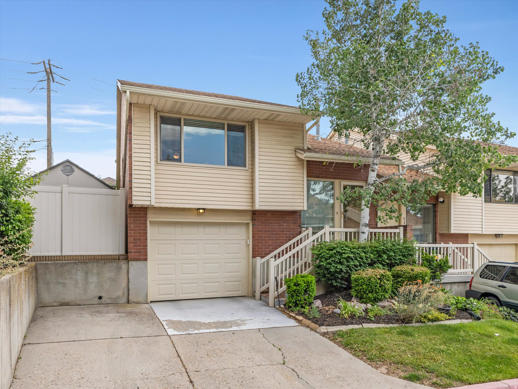 BOUNTIFUL TOWNHOUSE - Residential