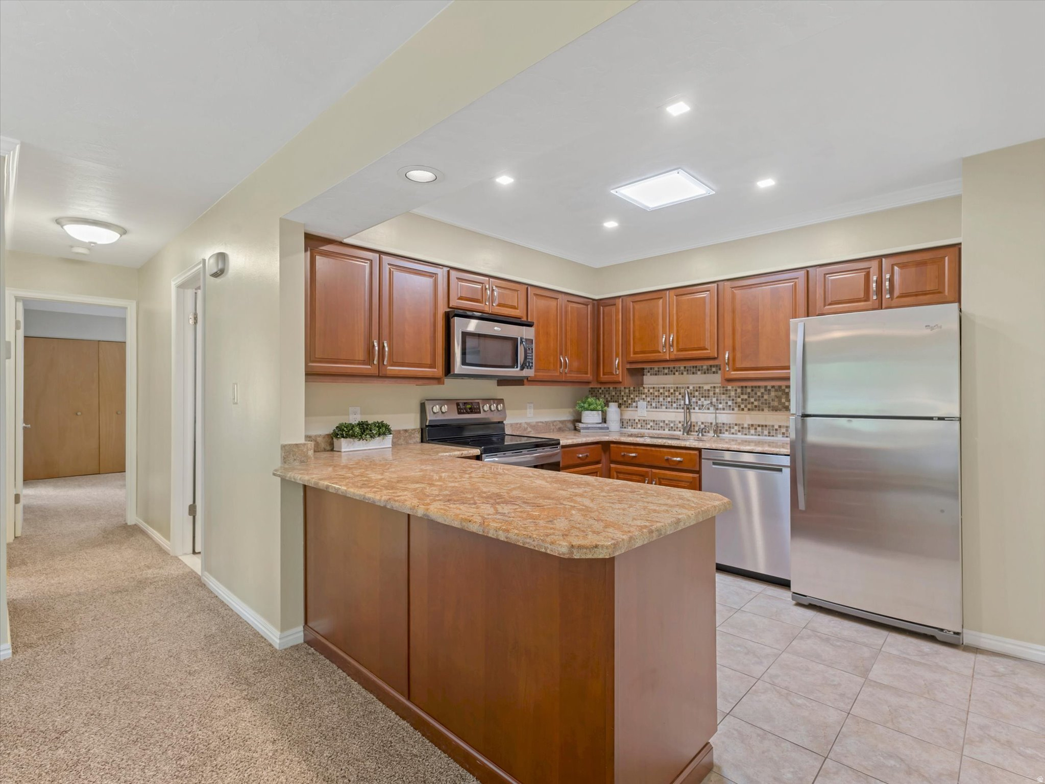 BOUNTIFUL TOWNHOUSE - Residential