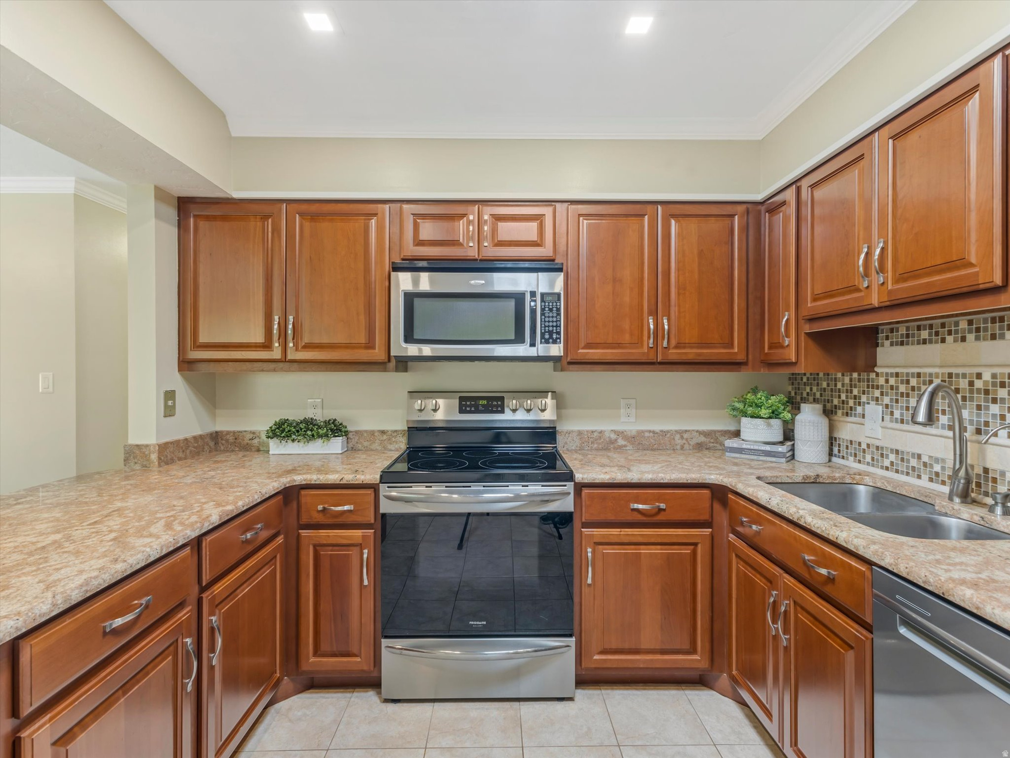 BOUNTIFUL TOWNHOUSE - Residential