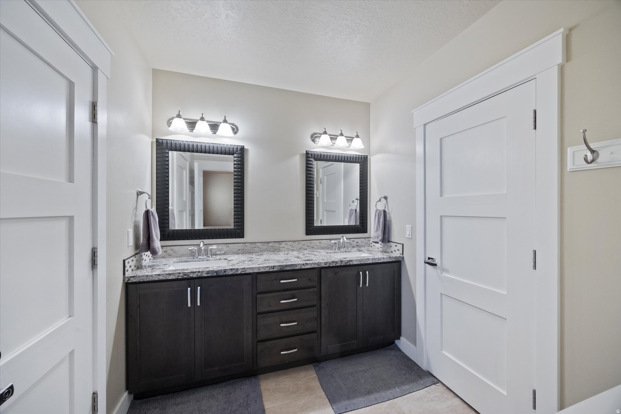 HERITAGE HILLS - Residential