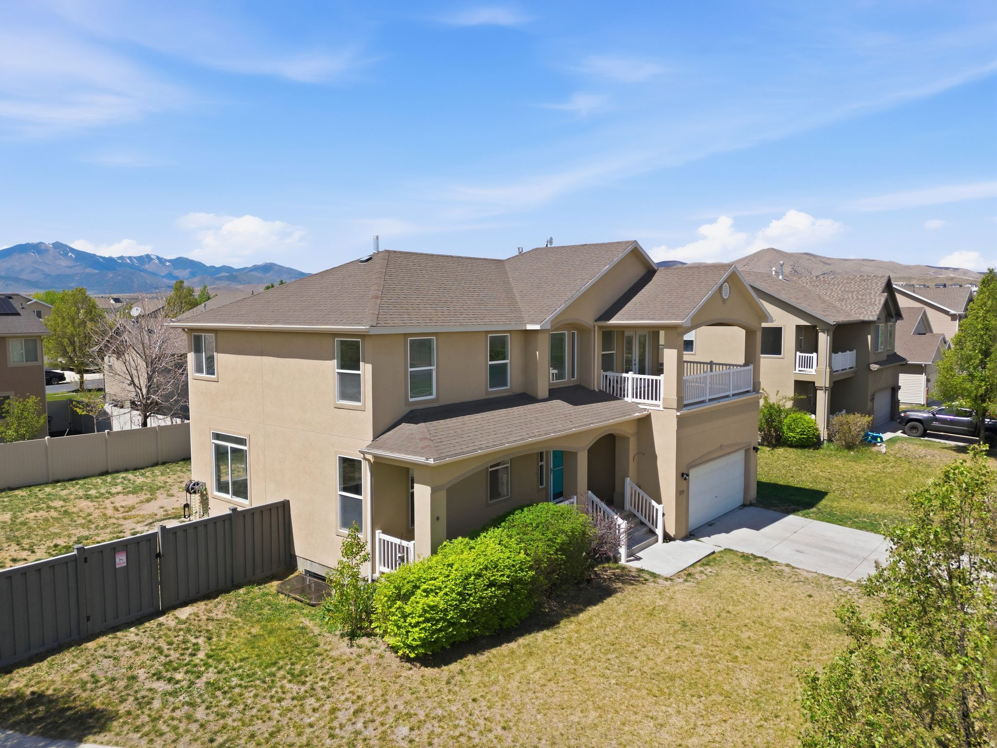 SILVER LAKE - Residential