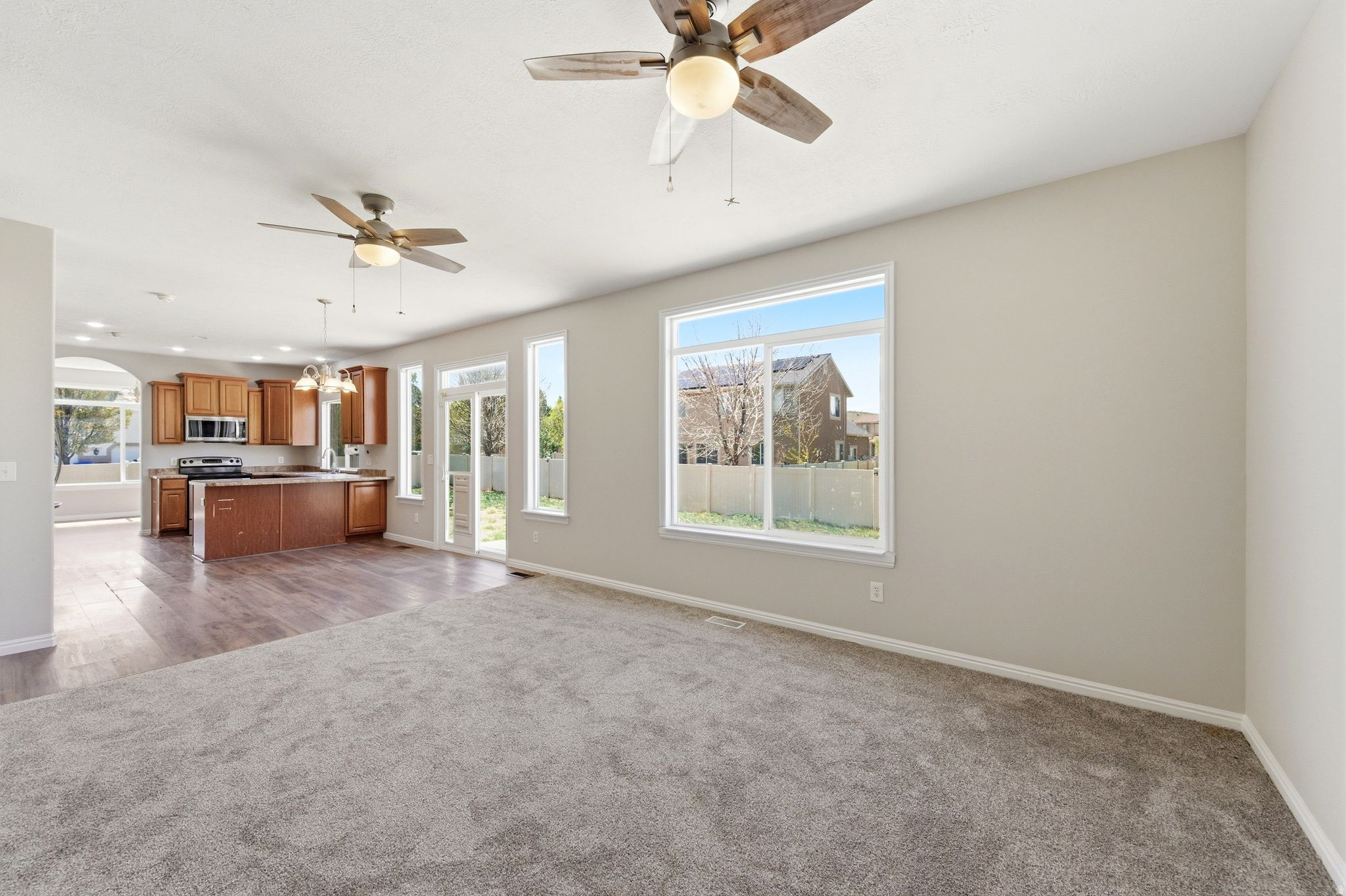 SILVER LAKE - Residential