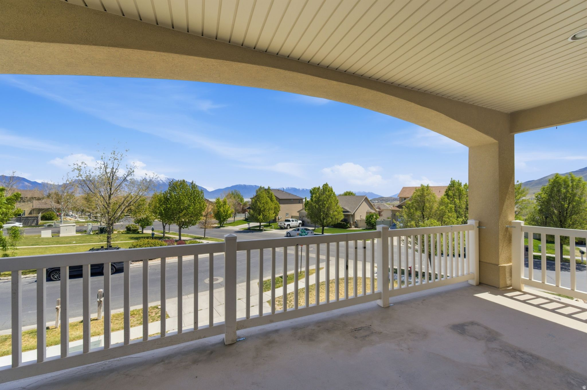 SILVER LAKE - Residential