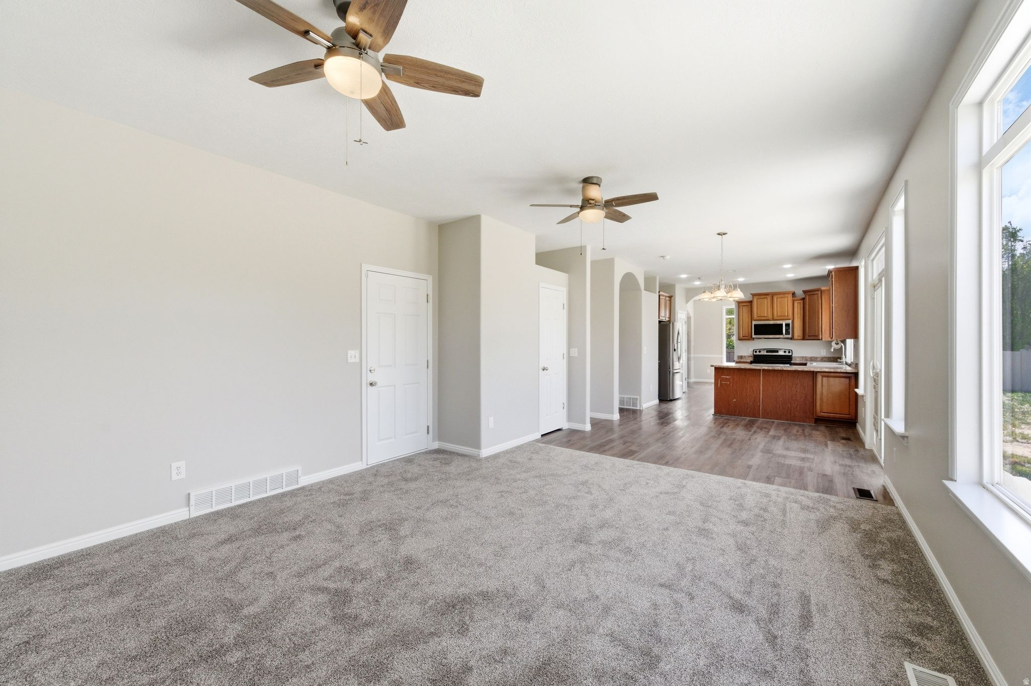 SILVER LAKE - Residential