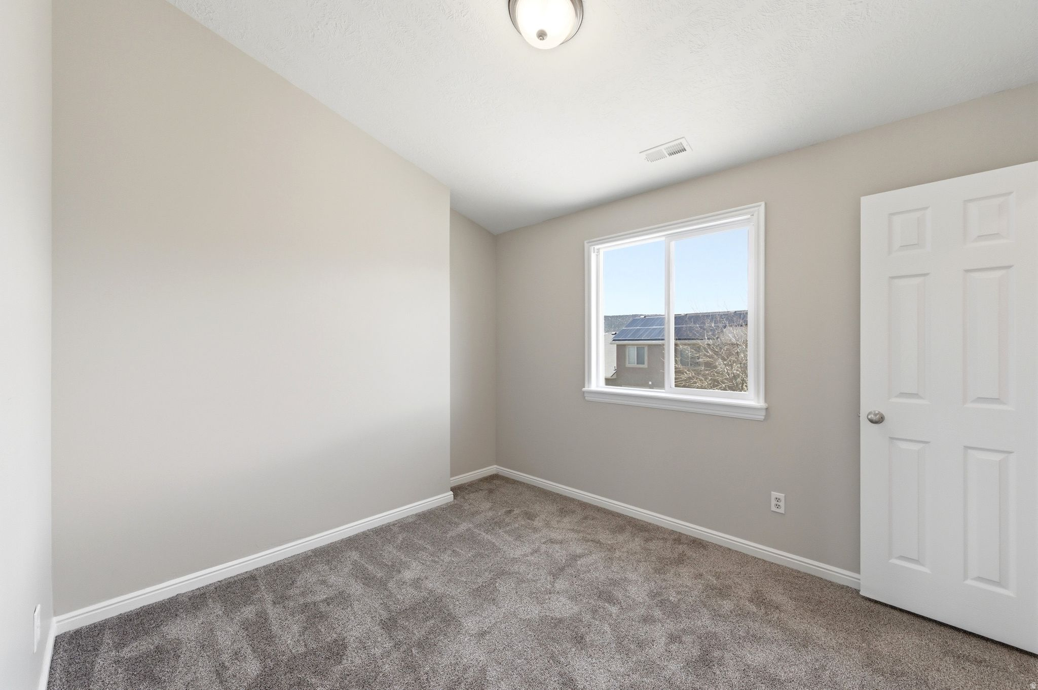 SILVER LAKE - Residential