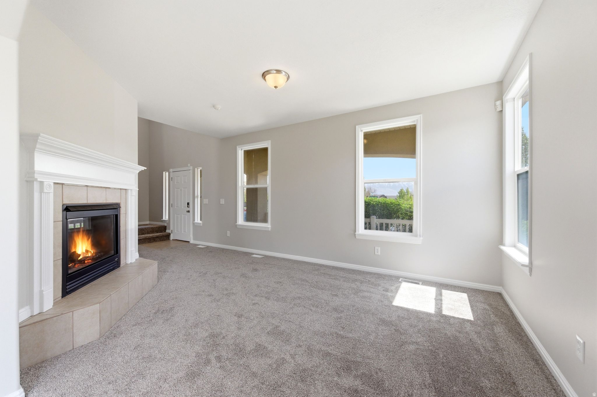 SILVER LAKE - Residential