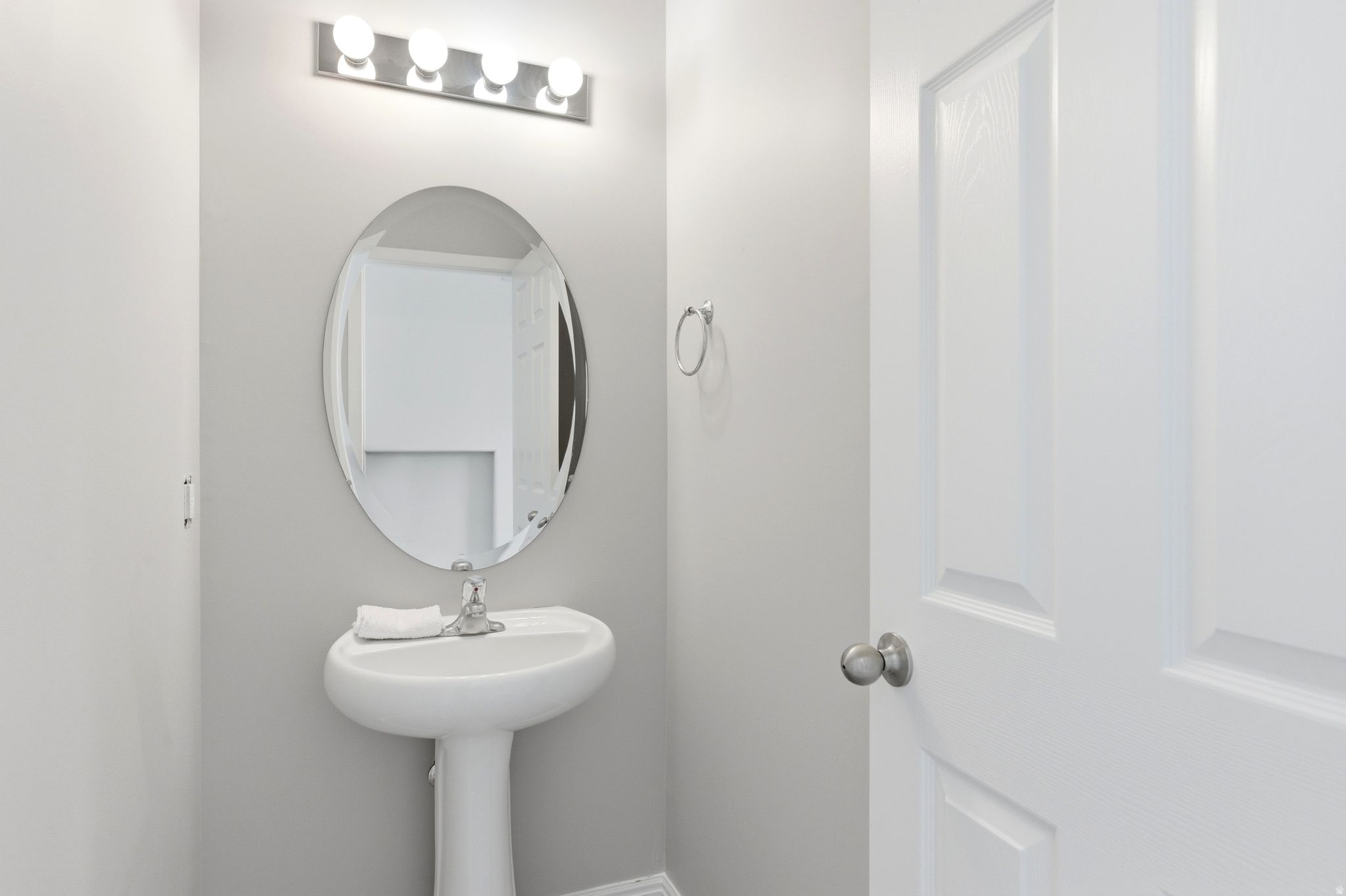 SILVER LAKE - Residential