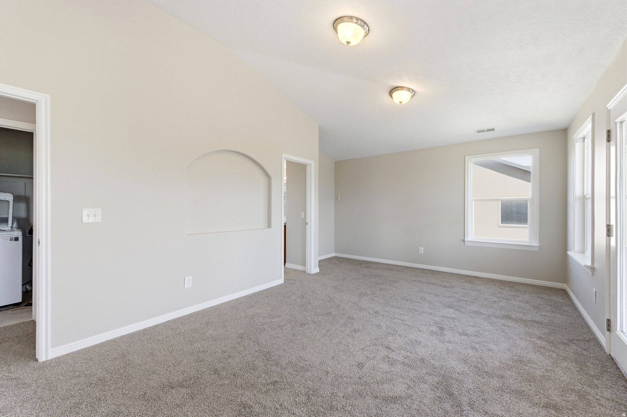 SILVER LAKE - Residential