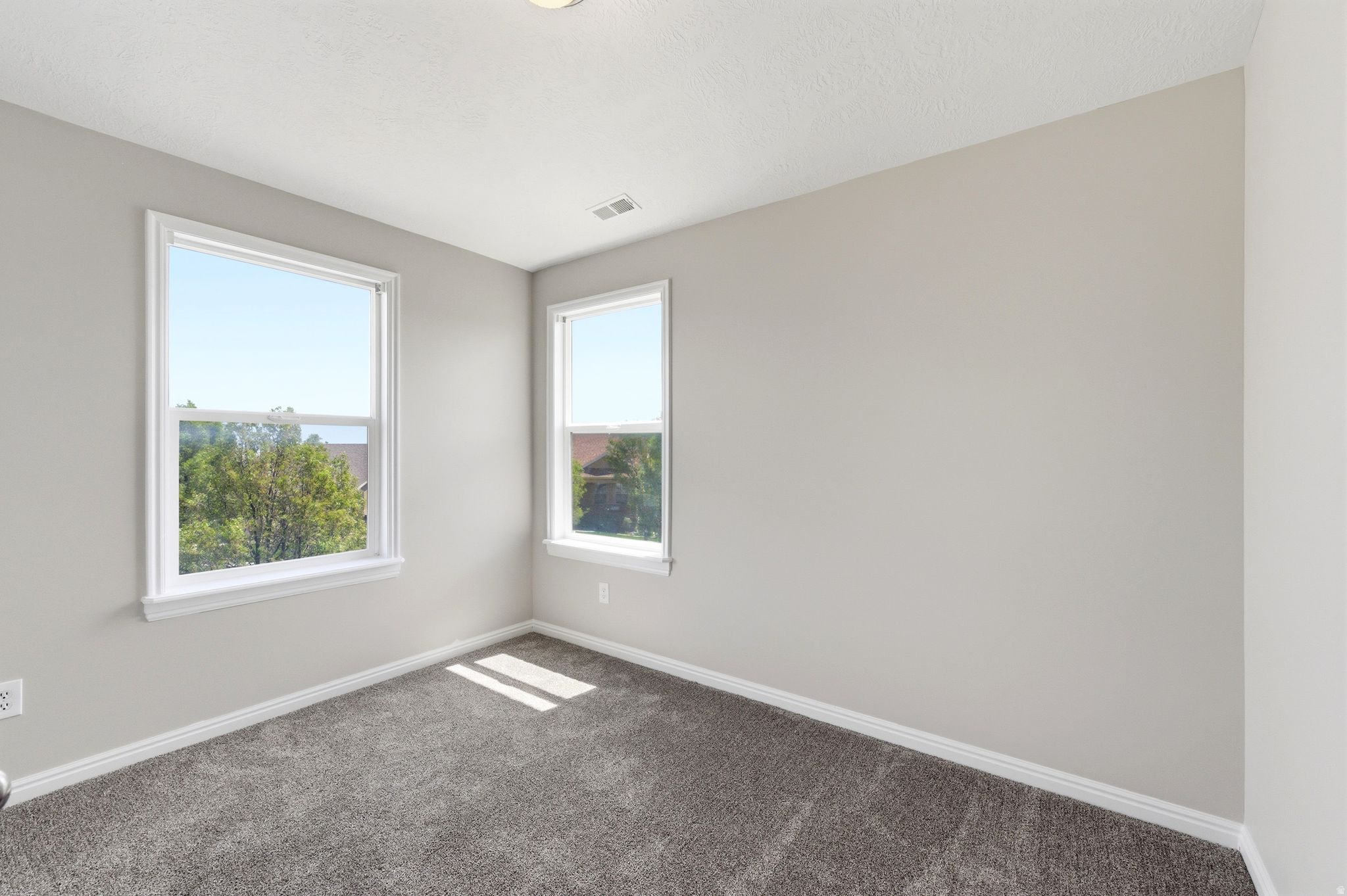 SILVER LAKE - Residential