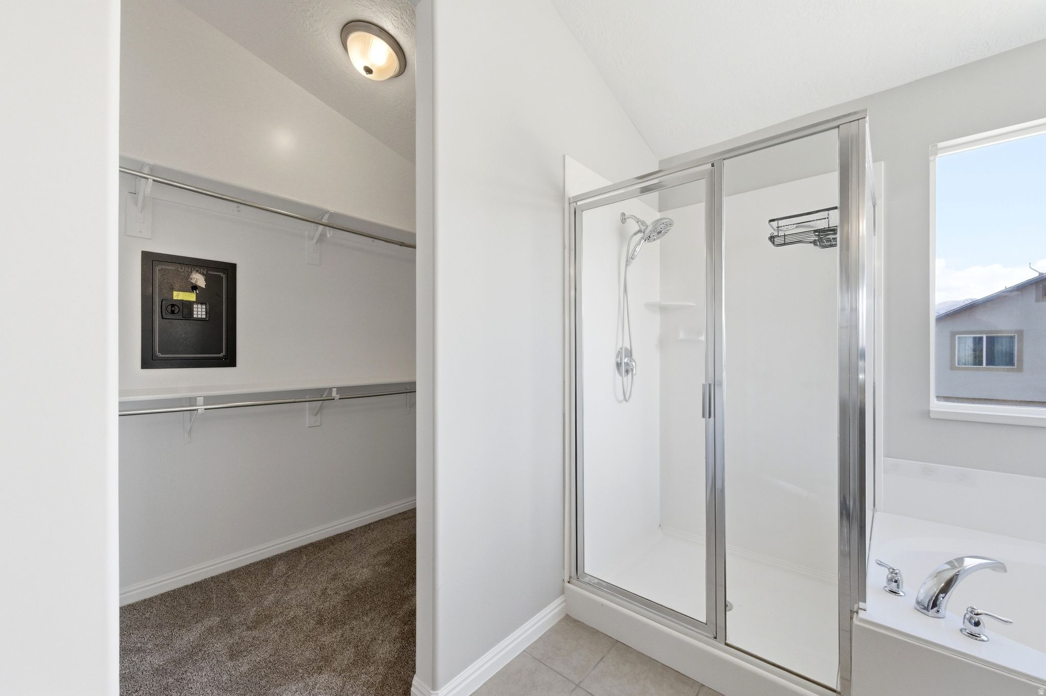 SILVER LAKE - Residential